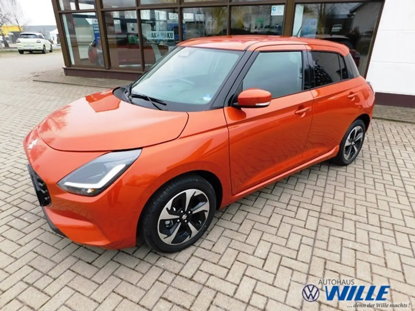 Suzuki Swift 1.2 Dualjet 5D 5M/T 4x2 Comfort+ Hybrid Klima Orange - 1