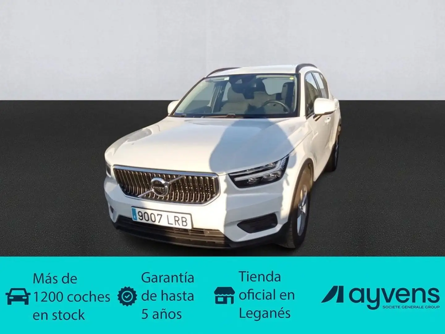 Volvo XC40 T3 Momentum Core Gris - 1