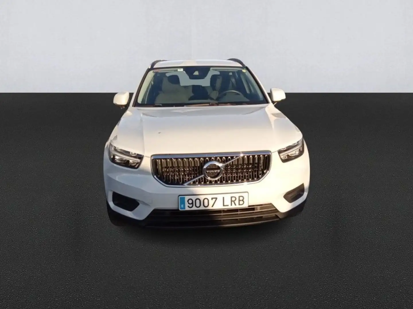 Volvo XC40 T3 Momentum Core Gris - 2