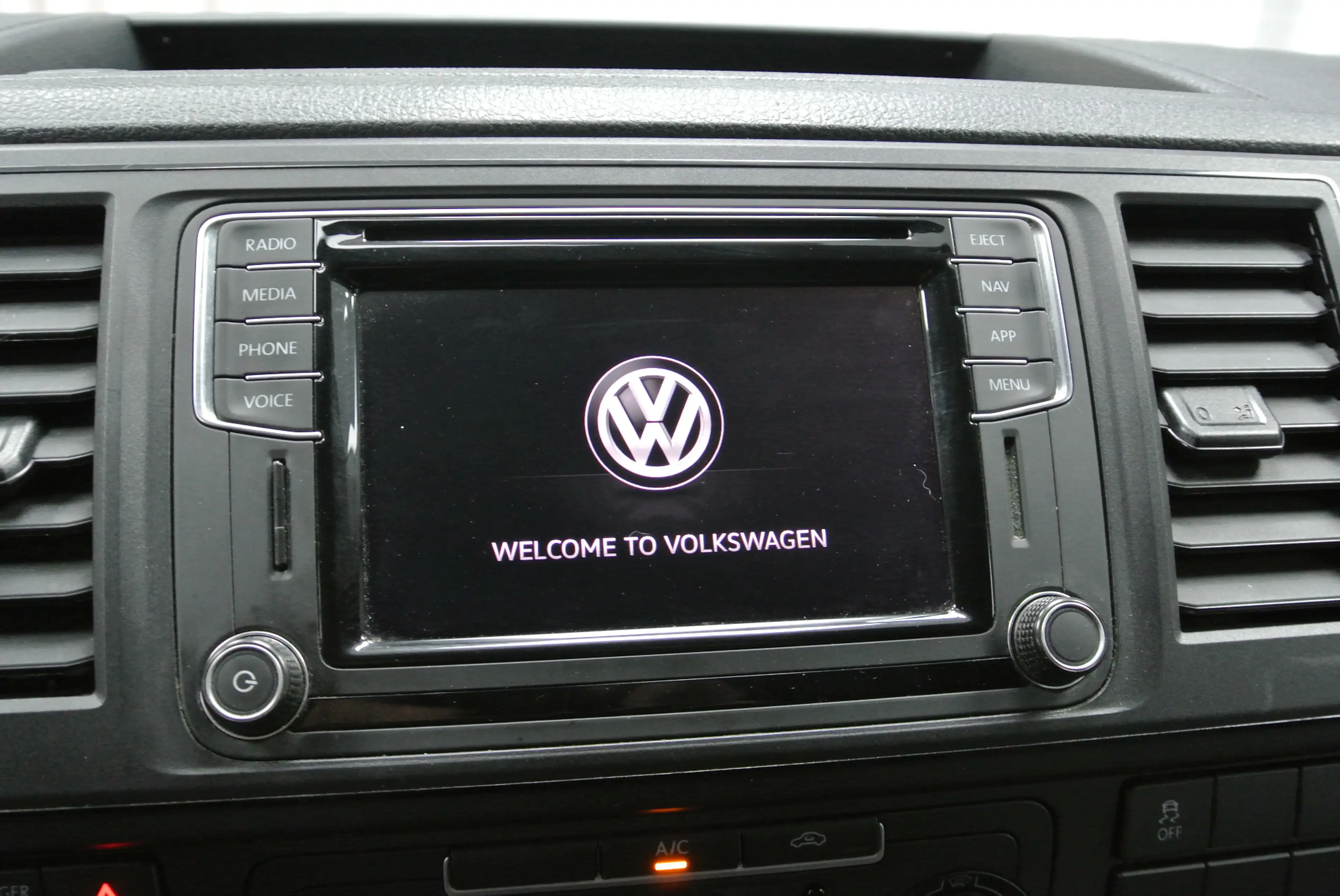 Volkswagen Transporter — photo 9
