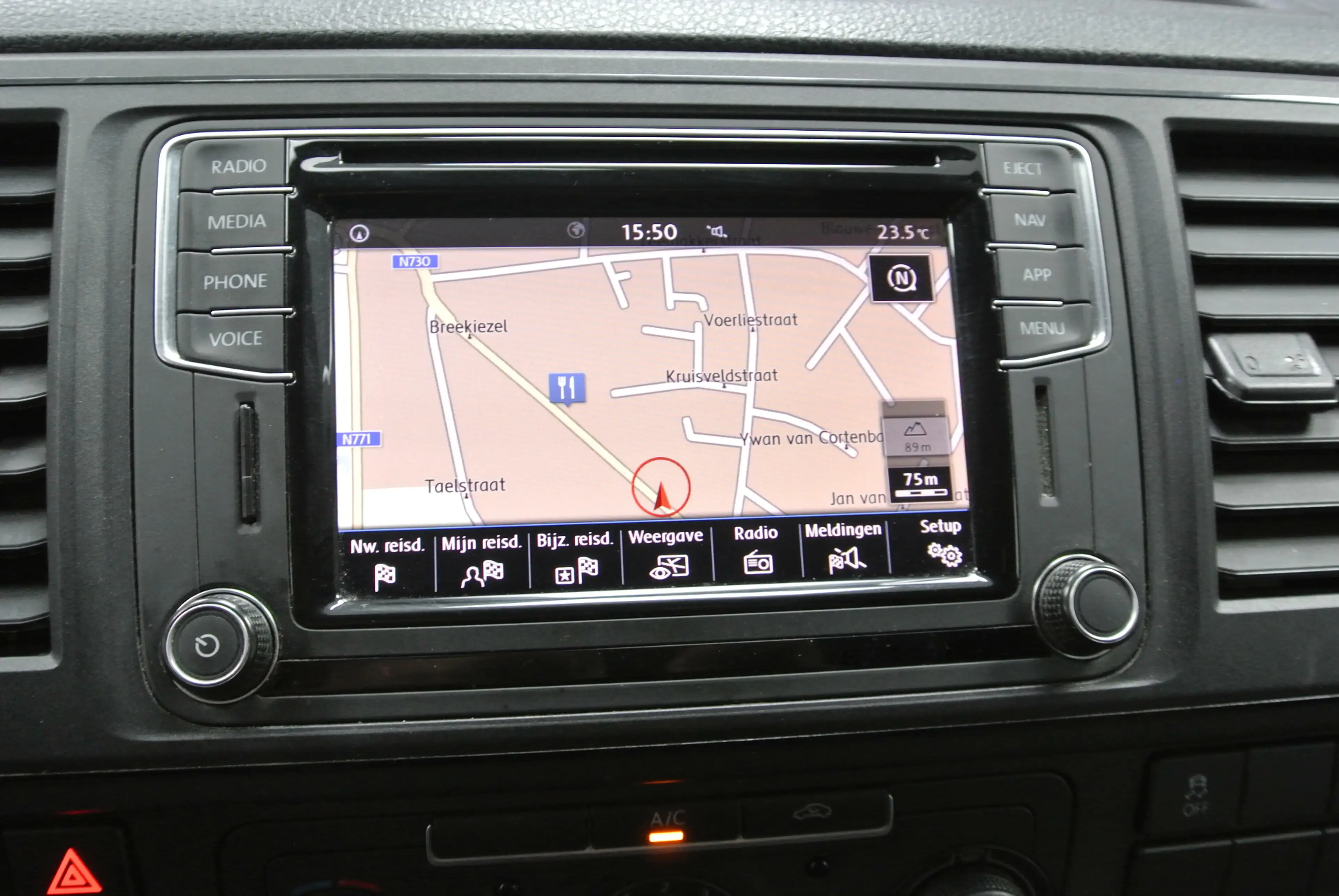 Volkswagen Transporter — photo 11