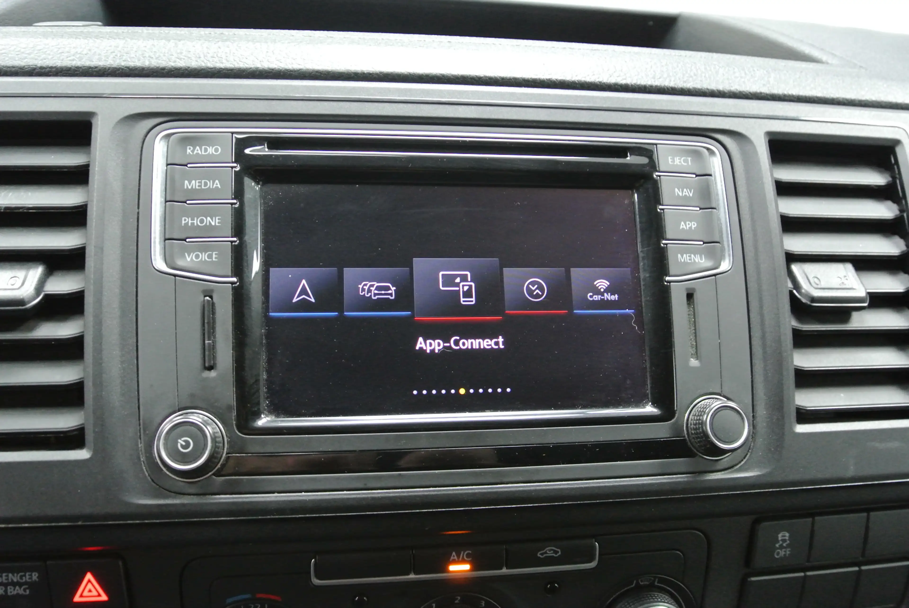 Volkswagen Transporter — photo 12