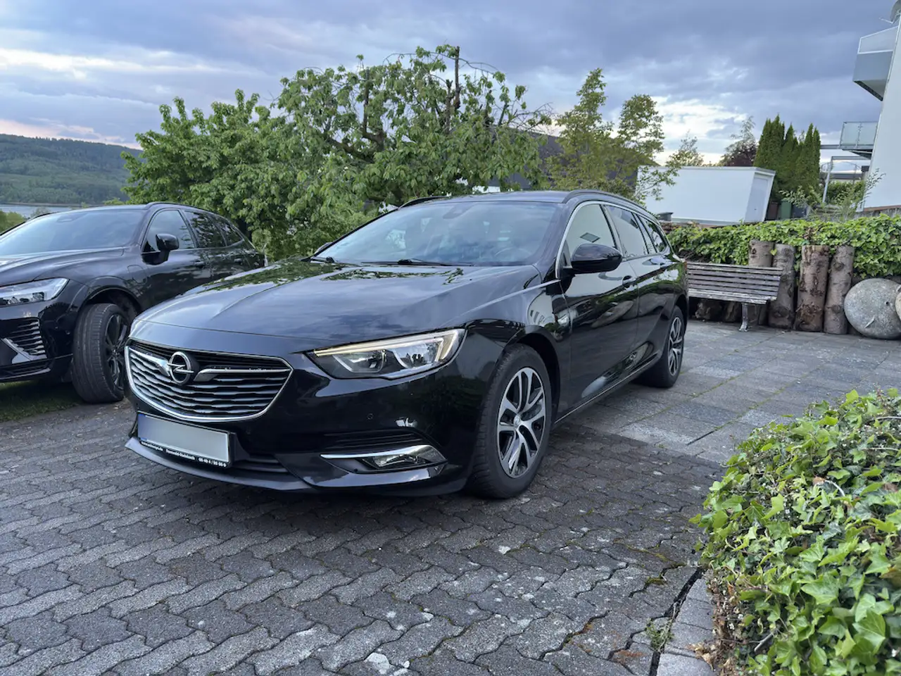Opel Insignia Insignia Sports Tourer 1.6 Diesel Aut Business Edition — photo 1 of 12