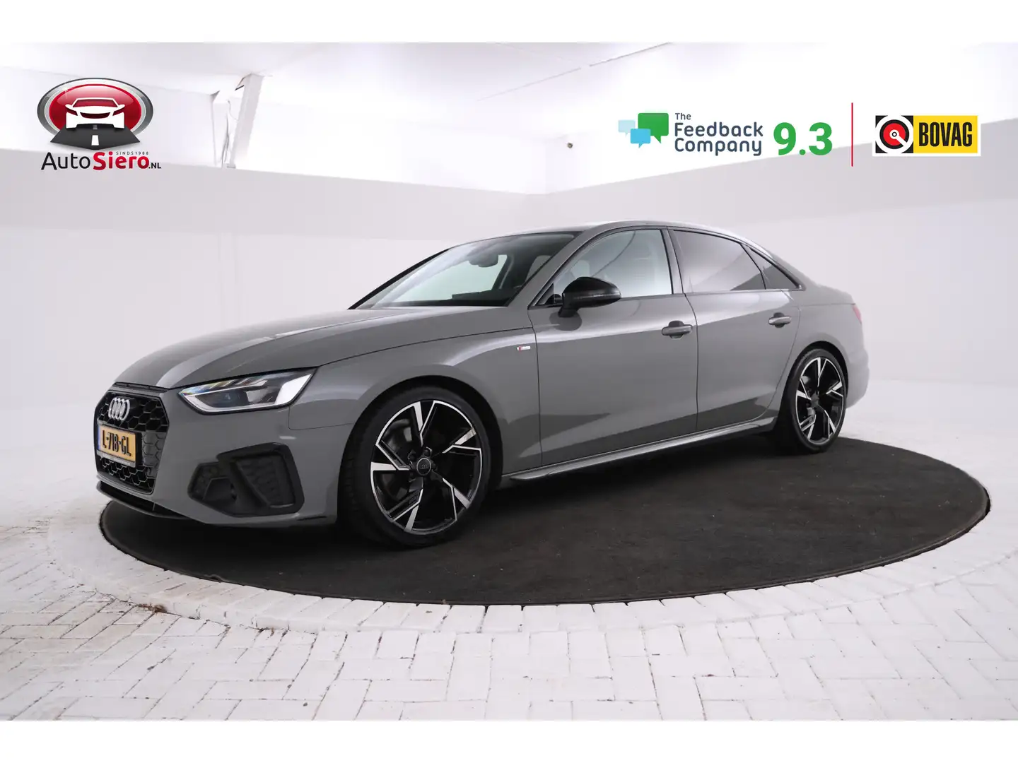 Audi A4 Limousine 35 TFSI Launch edition Sport Automaat, N Grijs - 1