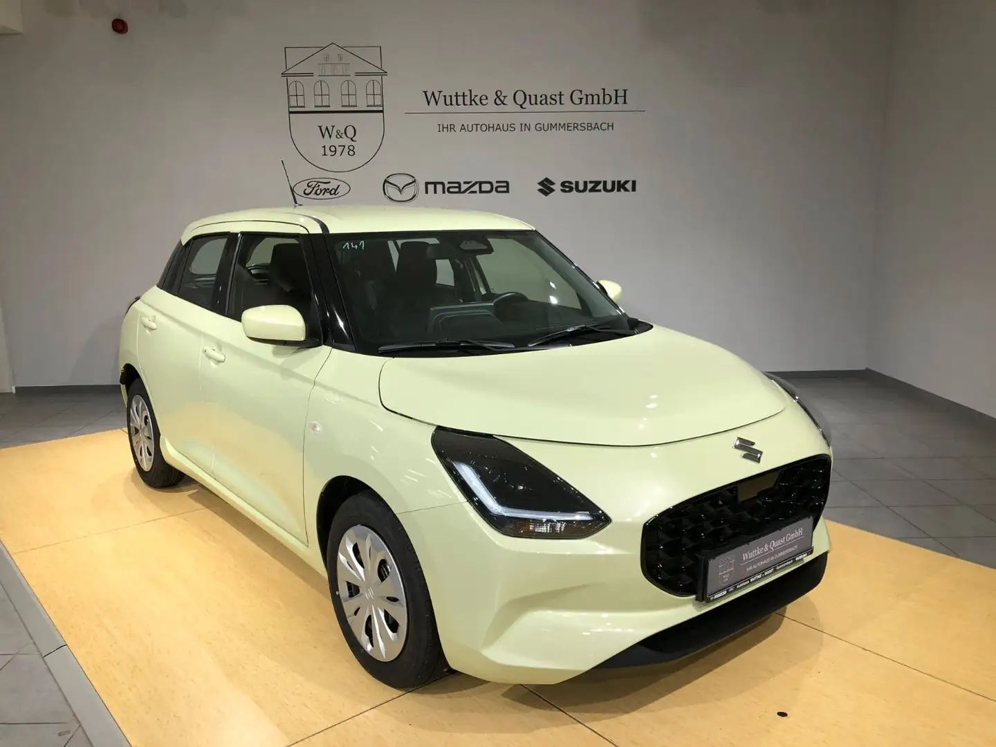 Suzuki Swift CLUB*1.2 Hybrid*SOFORT VERFÜGBAR* Žlutá - 1