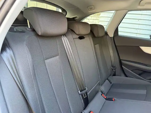 Audi A4 view 29