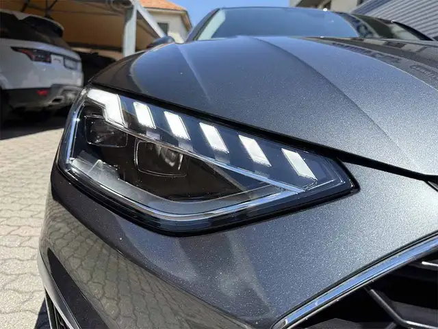 Audi A4 view 10