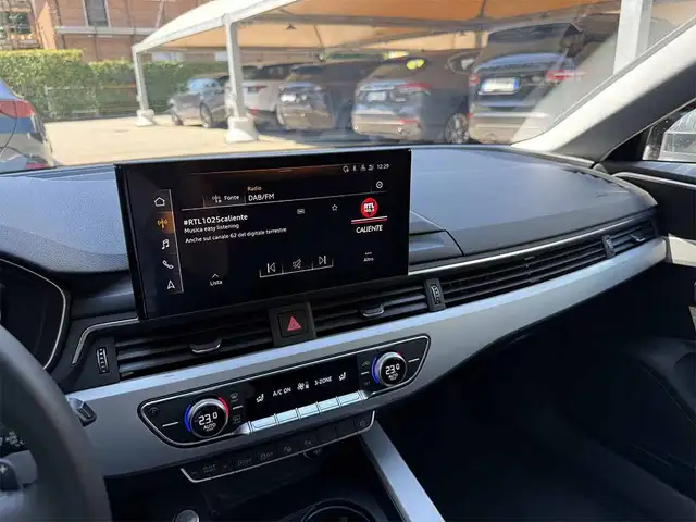 Audi A4 view 17