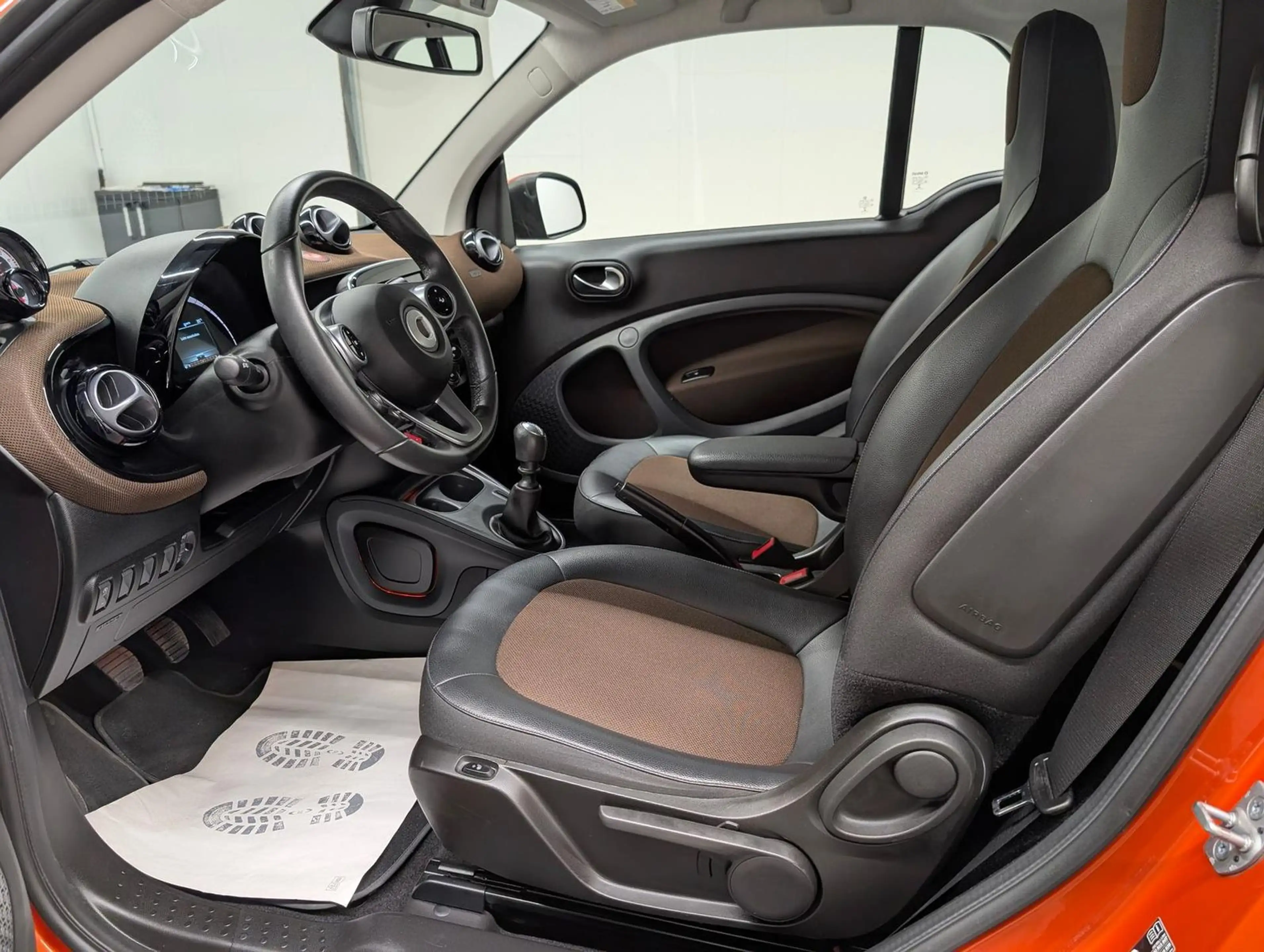 smart forTwo Perfect Navi/Klimaaut./SHZ/BT/15-LM — photo 11