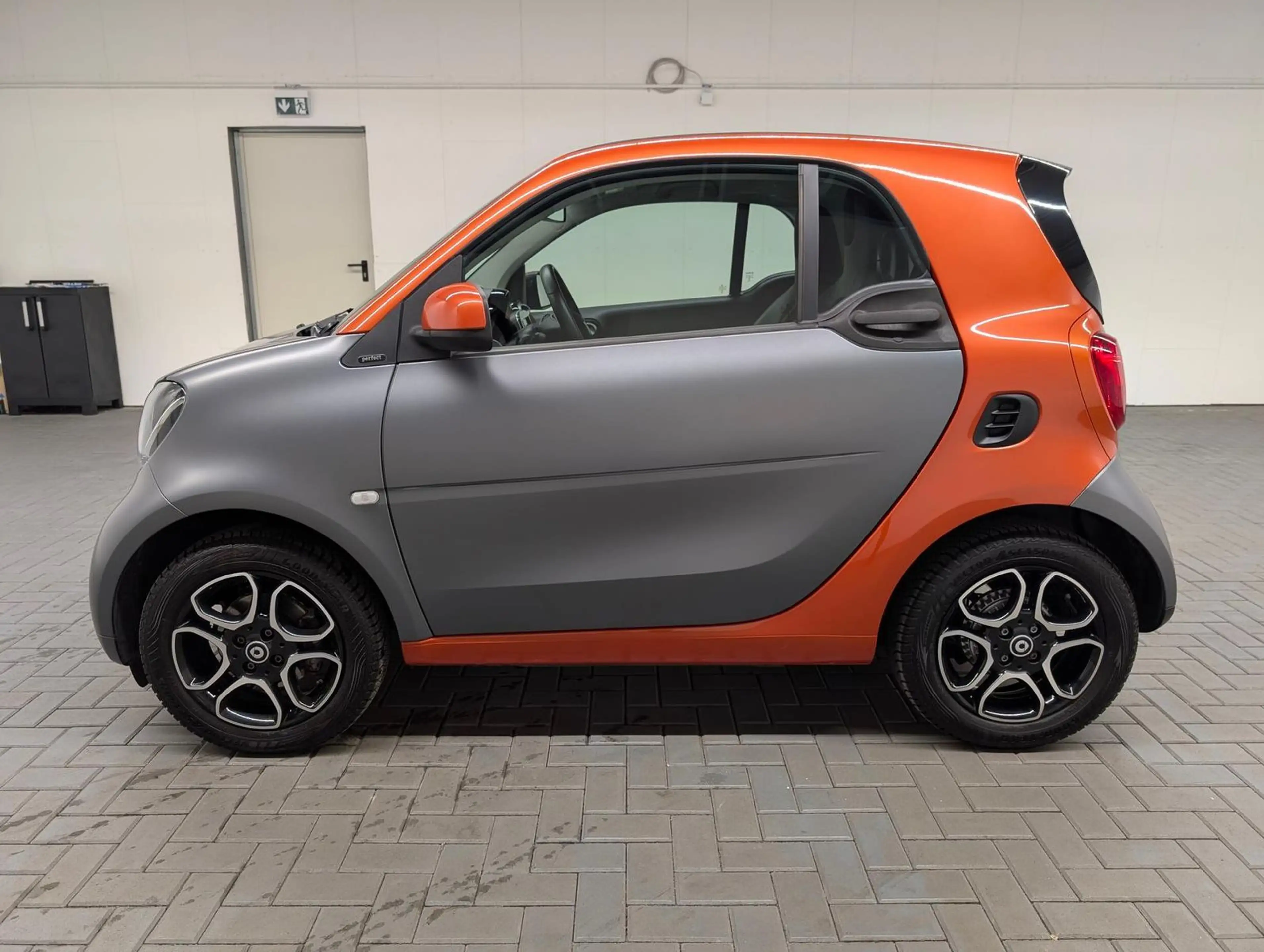 smart forTwo Perfect Navi/Klimaaut./SHZ/BT/15-LM — photo 2