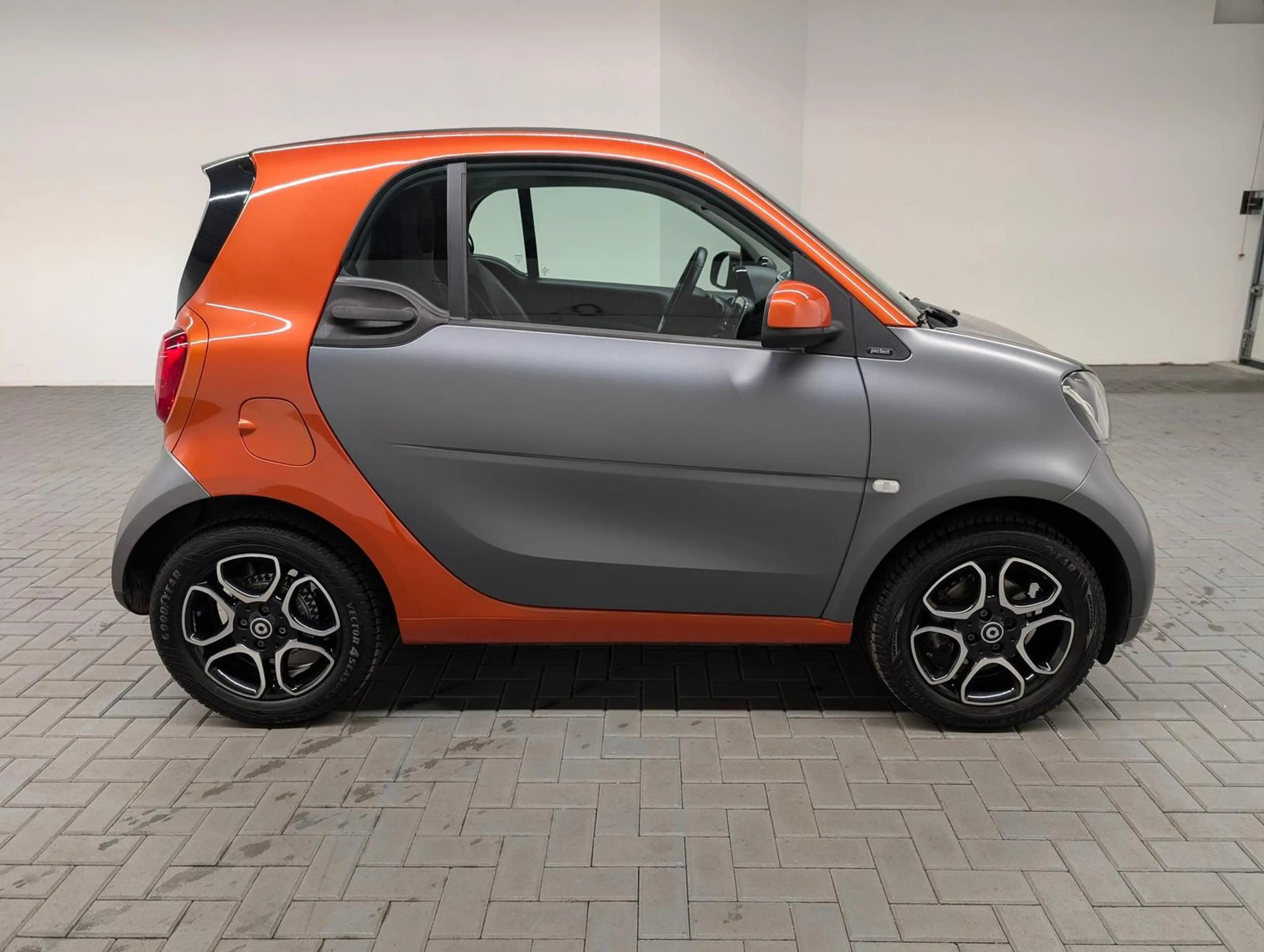 smart forTwo Perfect Navi/Klimaaut./SHZ/BT/15-LM — photo 5