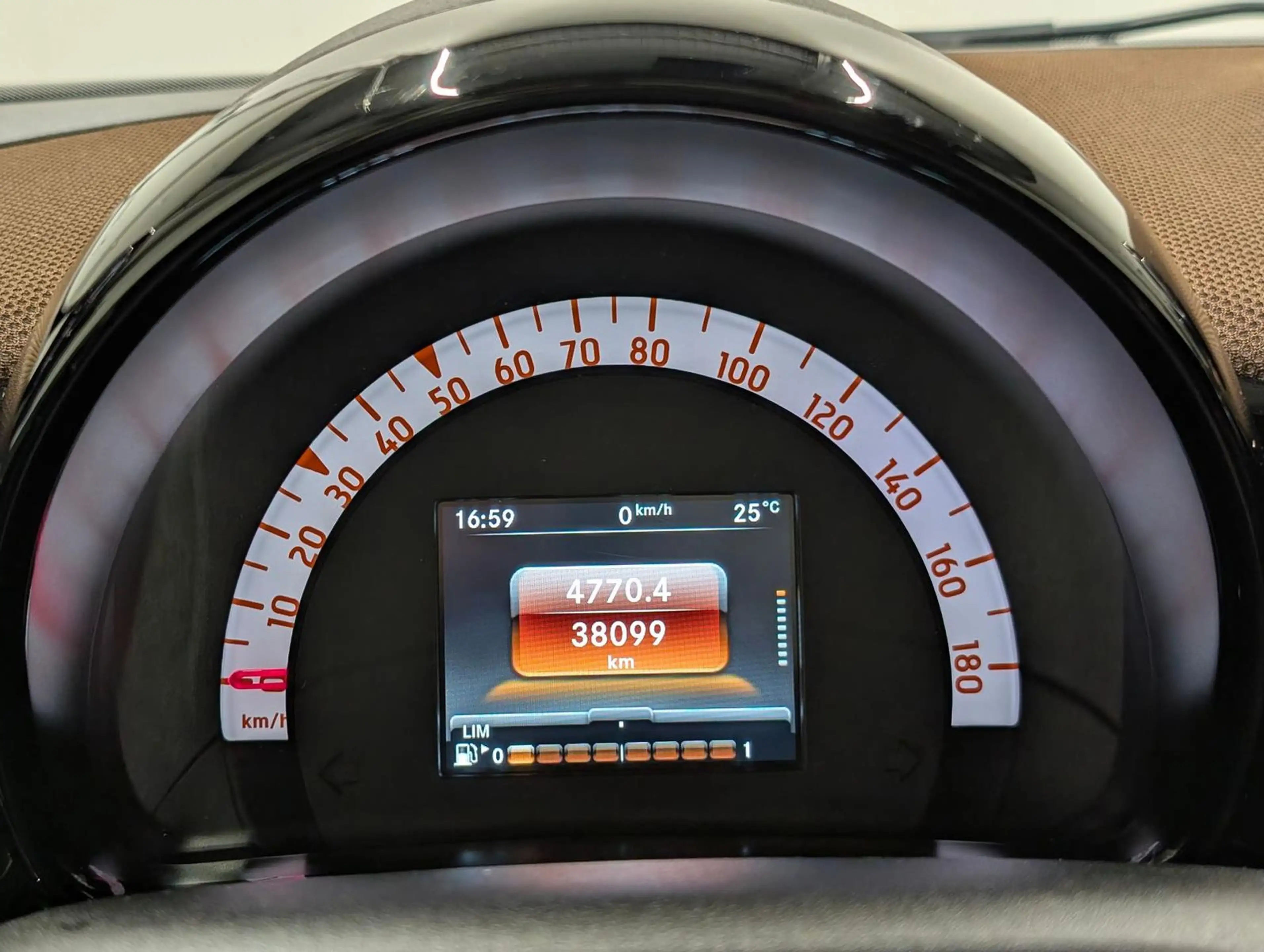 smart forTwo Perfect Navi/Klimaaut./SHZ/BT/15-LM — photo 15