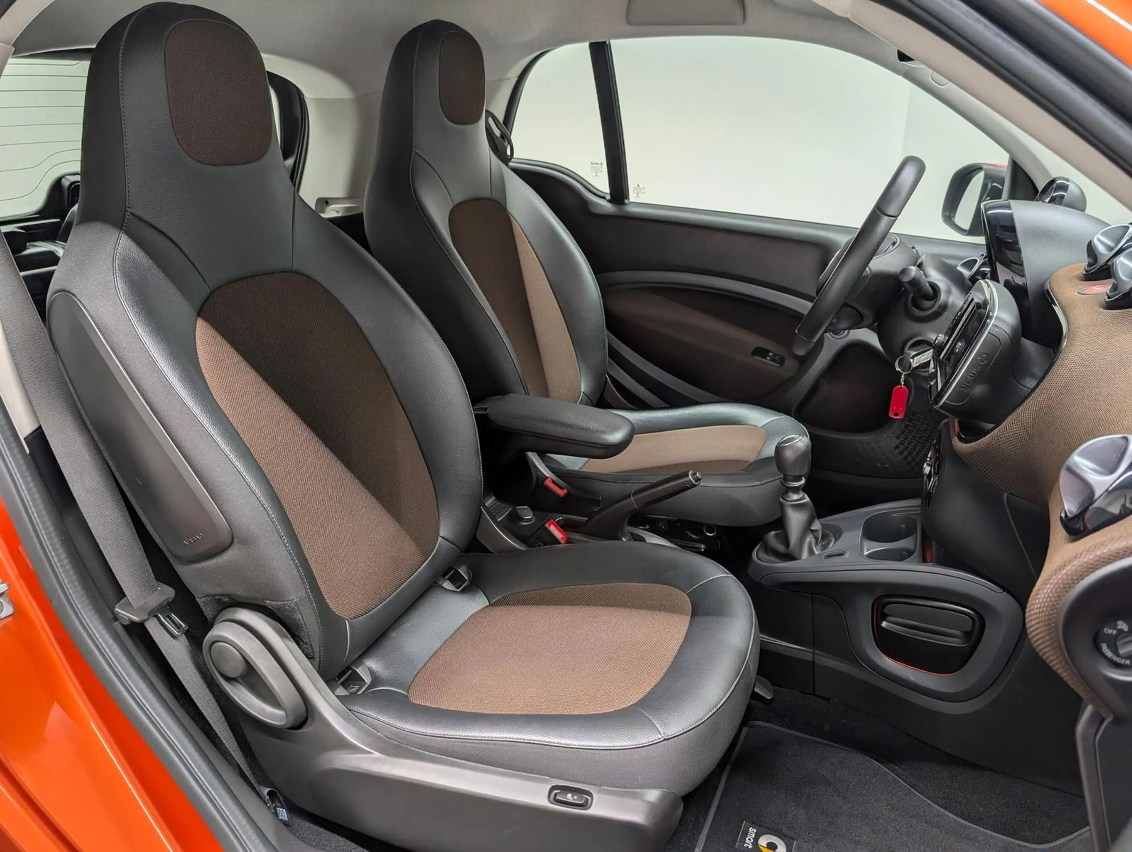 smart forTwo Perfect Navi/Klimaaut./SHZ/BT/15-LM — photo 13