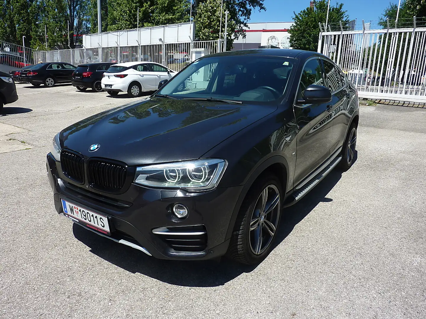 BMW X4 xDrive 20d xLine Grau - 1