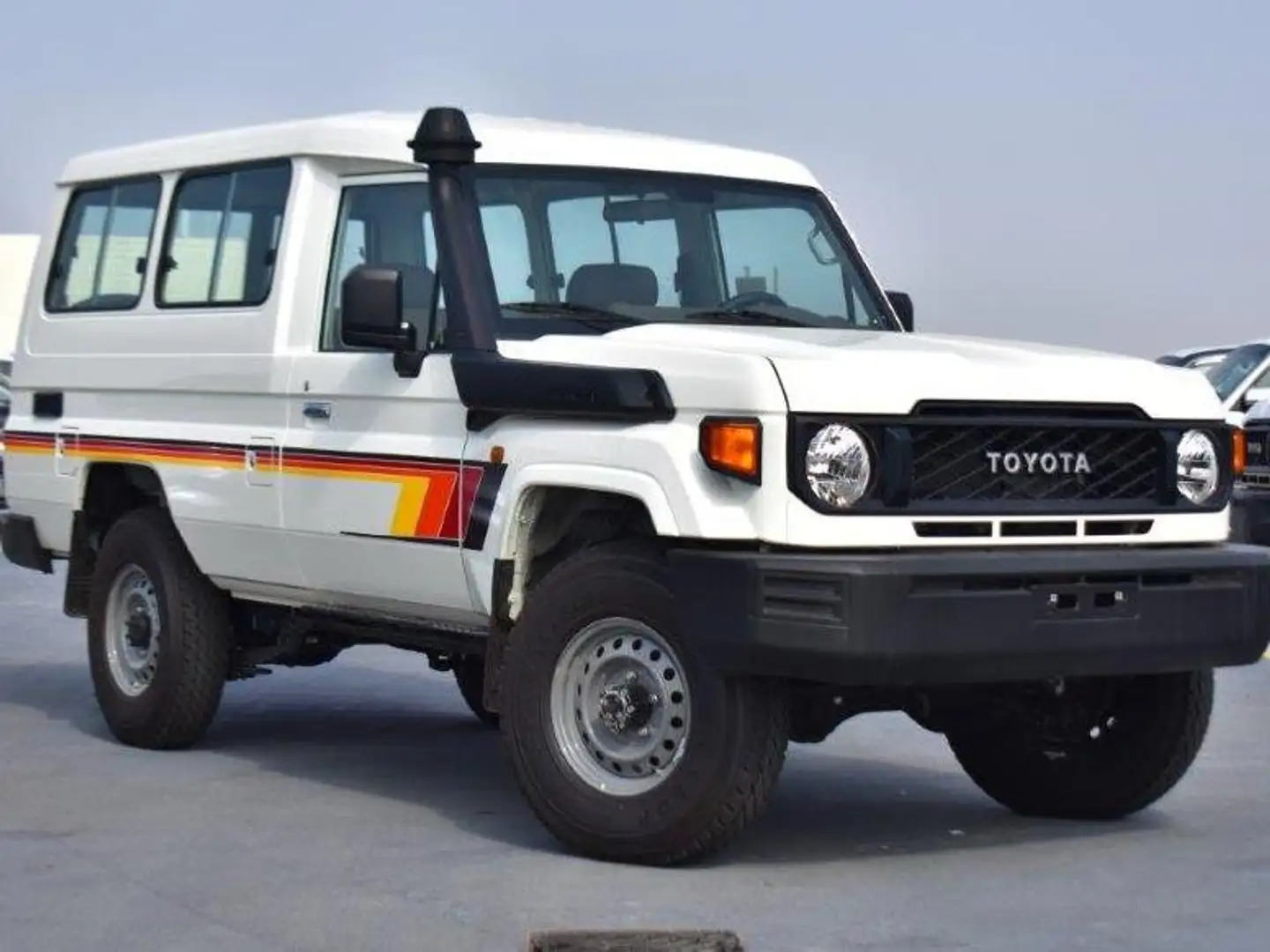 Toyota Land Cruiser GRJ 78 4.0 V6 DOPPIO SERBATOIO € 75000 ivato Bianco - 1