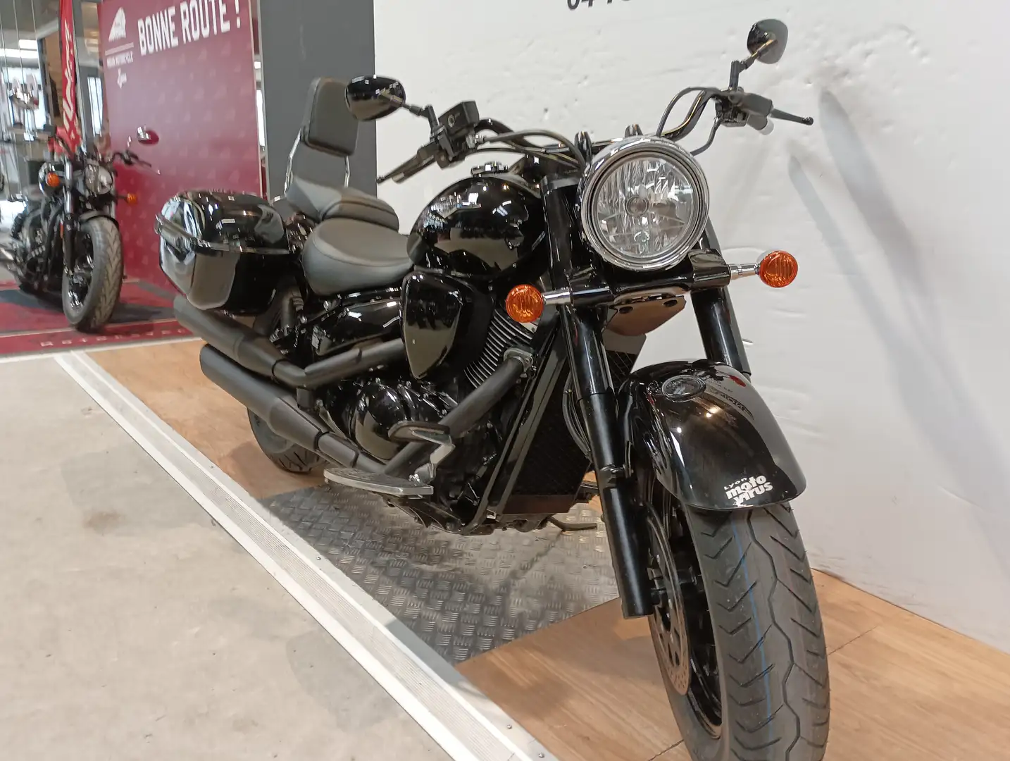 Suzuki VL 800 Noir - 2