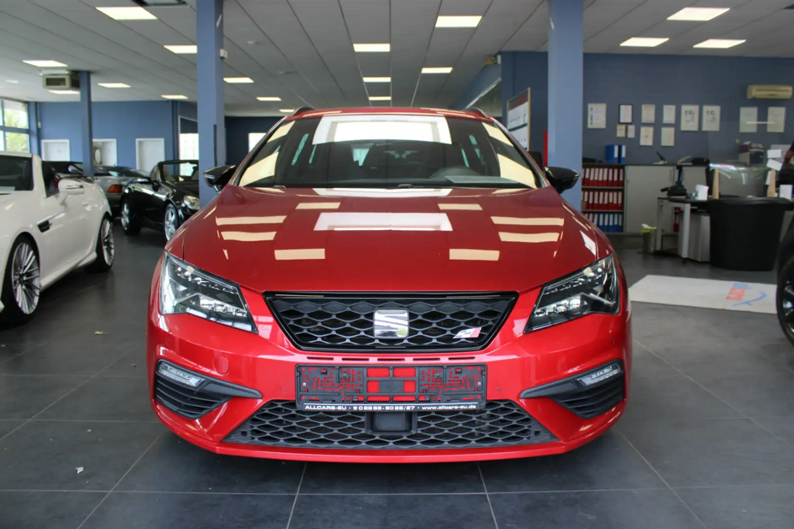 SEAT Leon ST 2.0 TSI 4Drive DSG Cupra 300 Rouge - 2