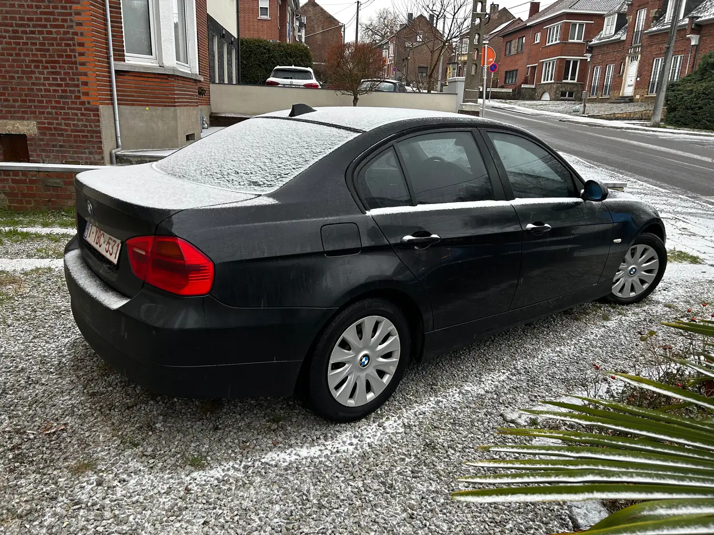 BMW 318 d Zwart - 2