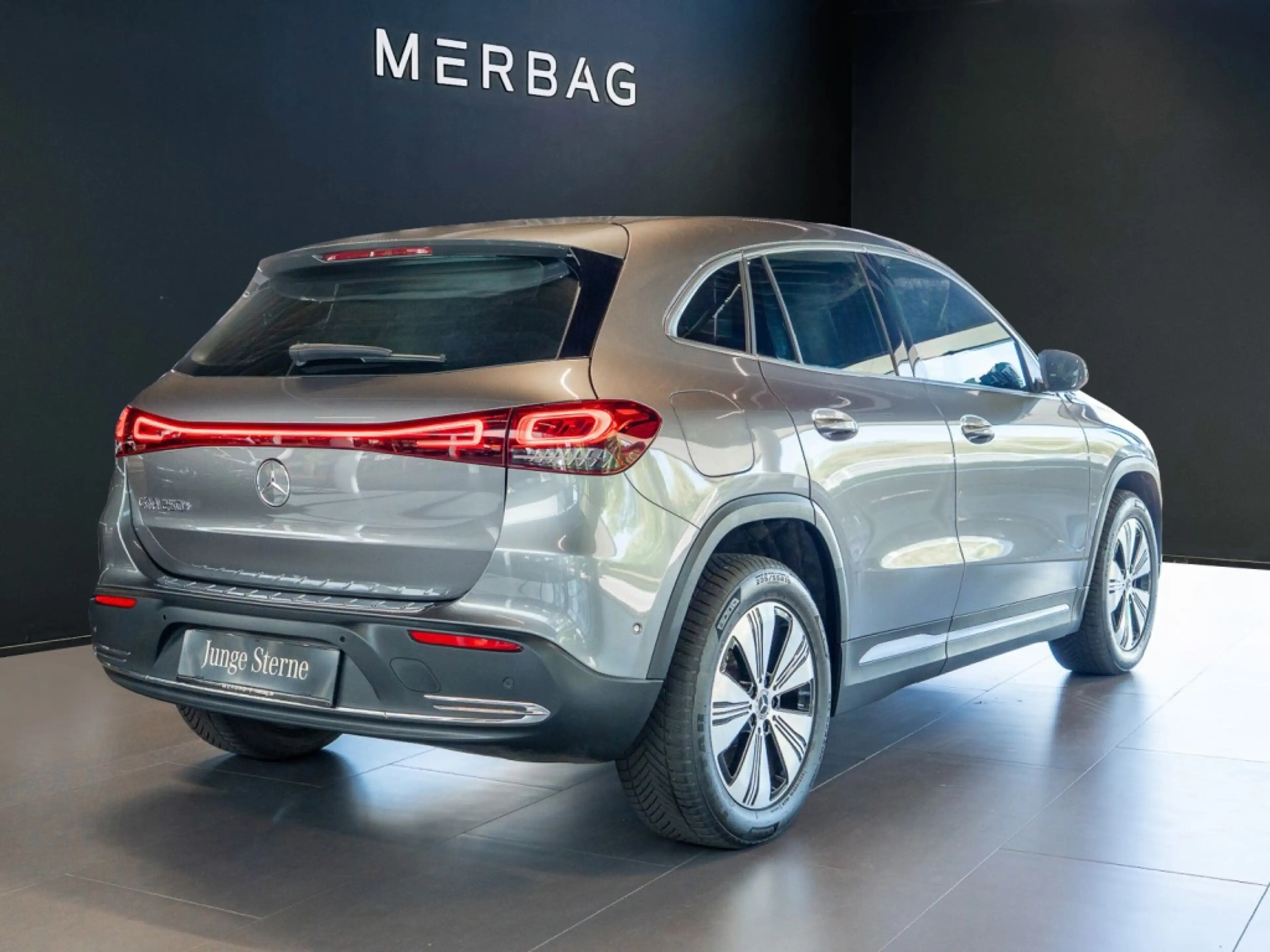 Mercedes-Benz EQA 250 + * — photo 3