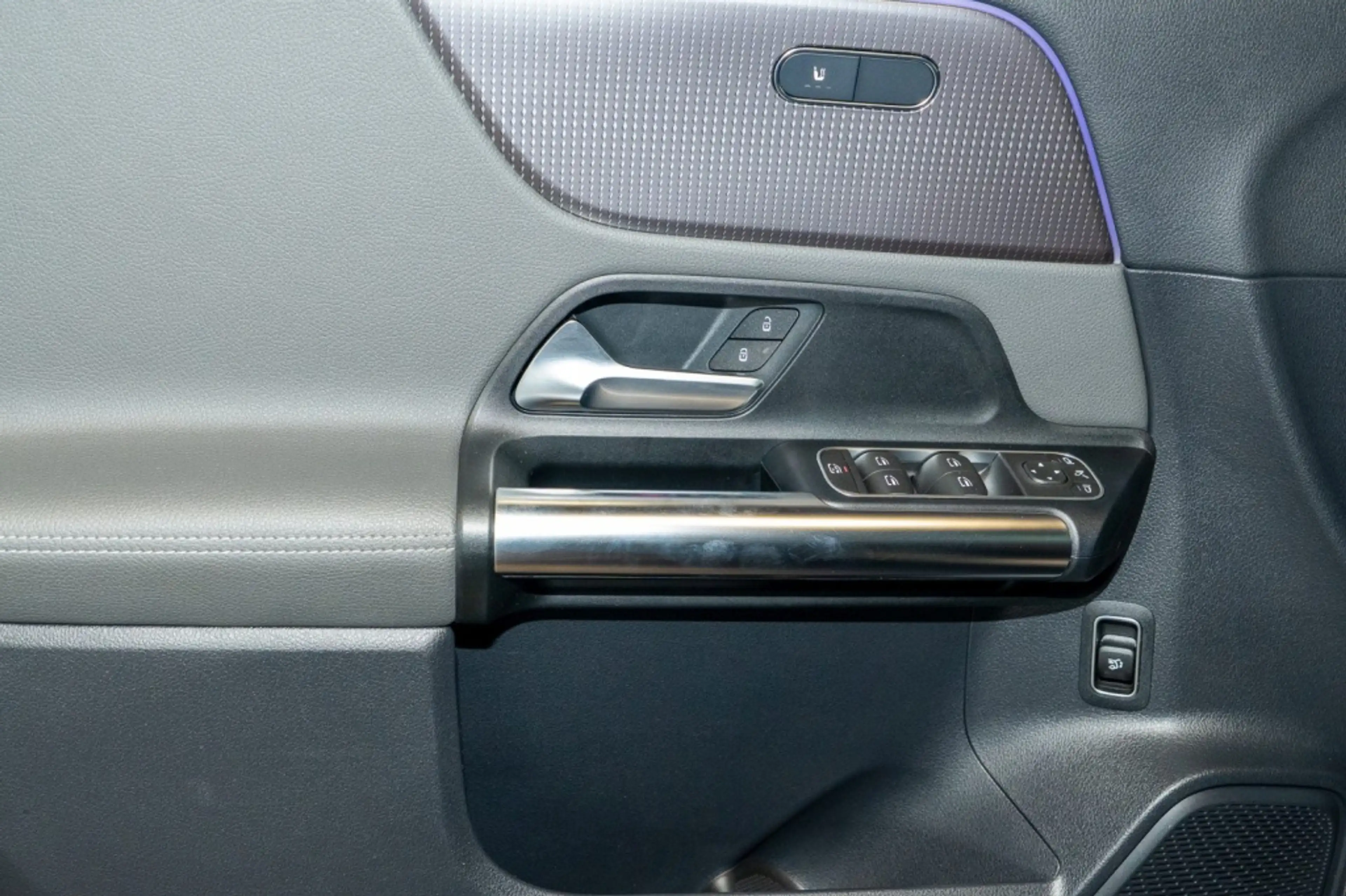 Mercedes-Benz EQA 250 + * — photo 11