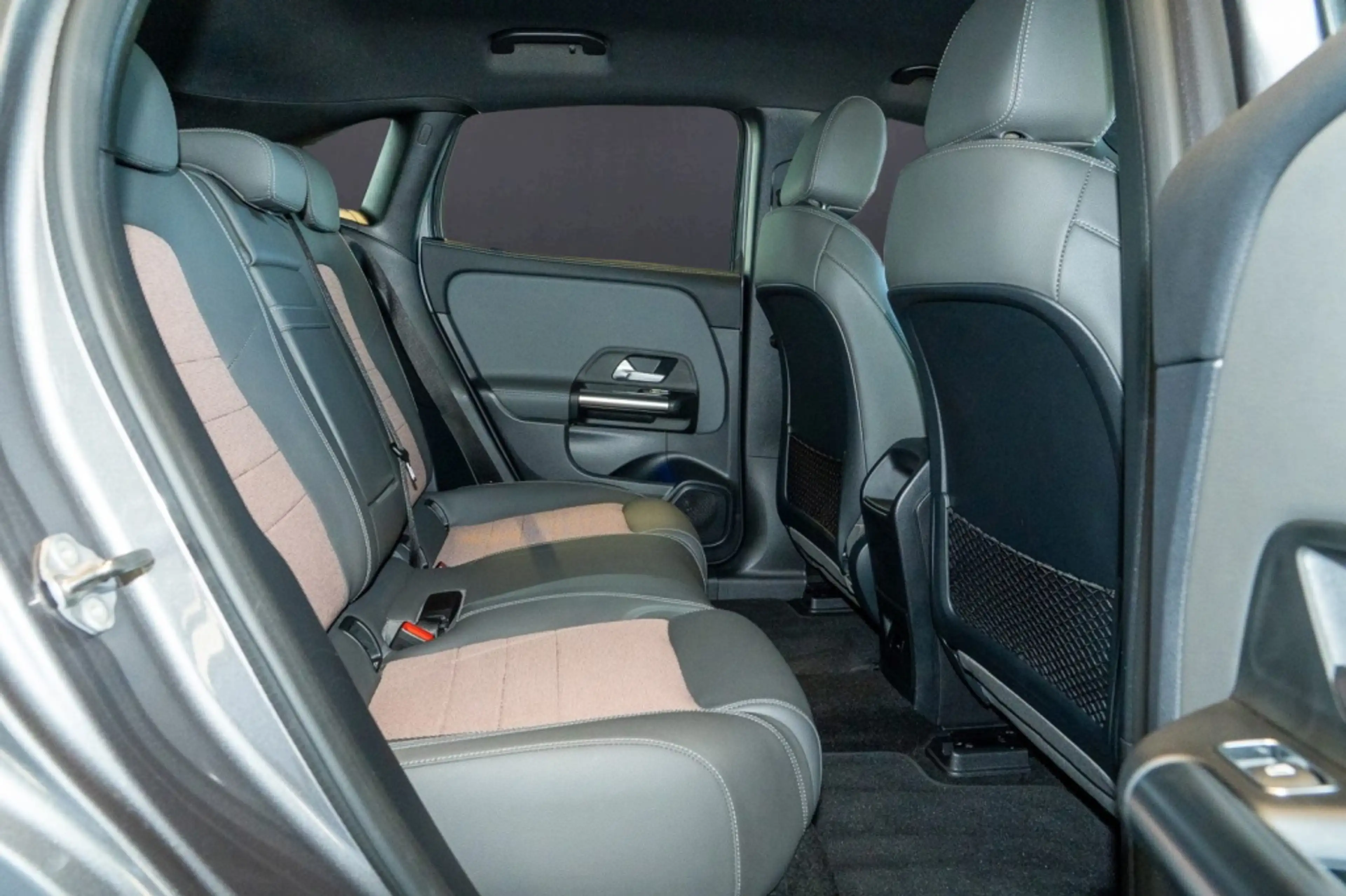 Mercedes-Benz EQA 250 + * — photo 9