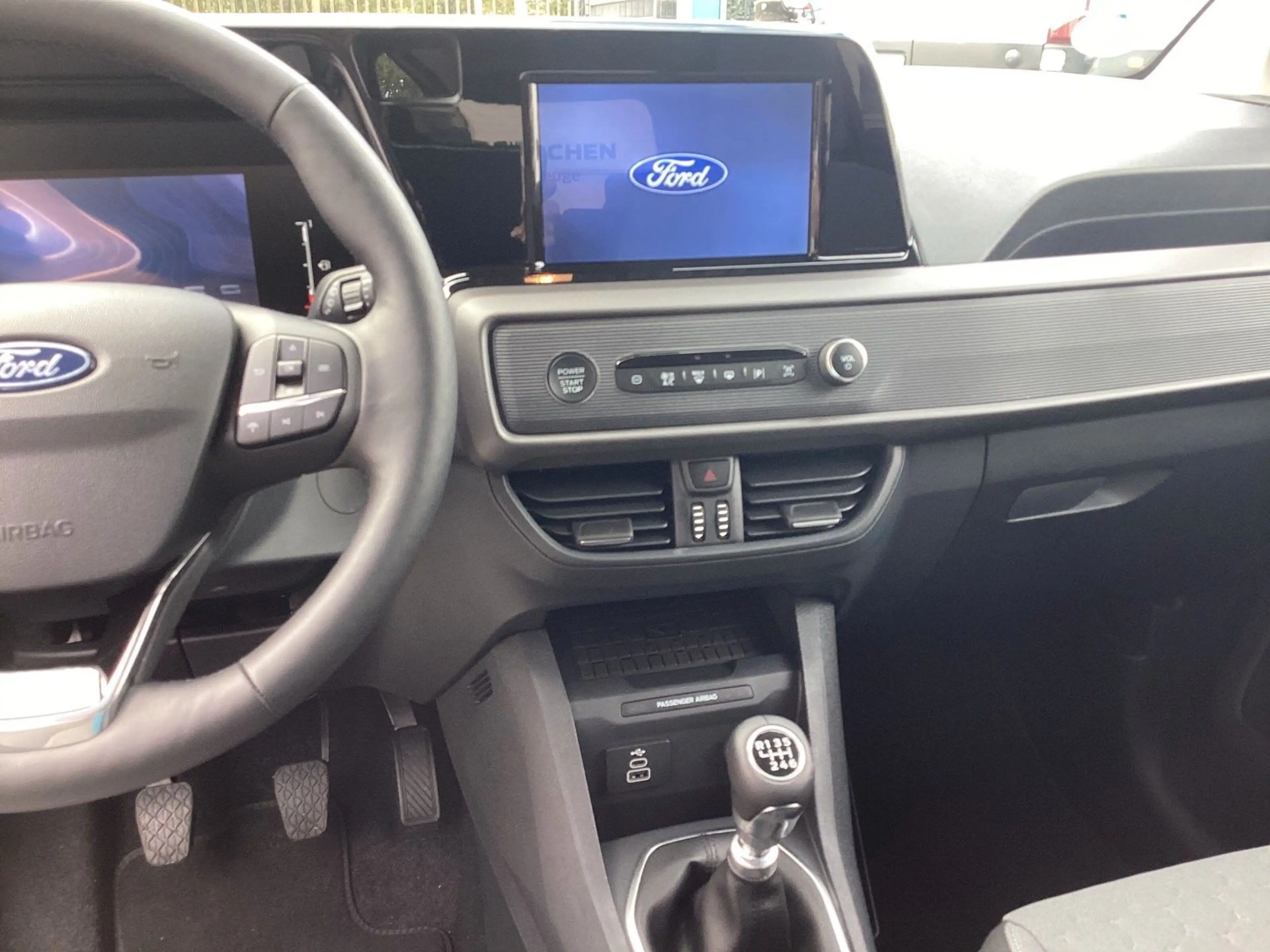 Ford Tourneo Courier Titanium*Kamera* — photo 9