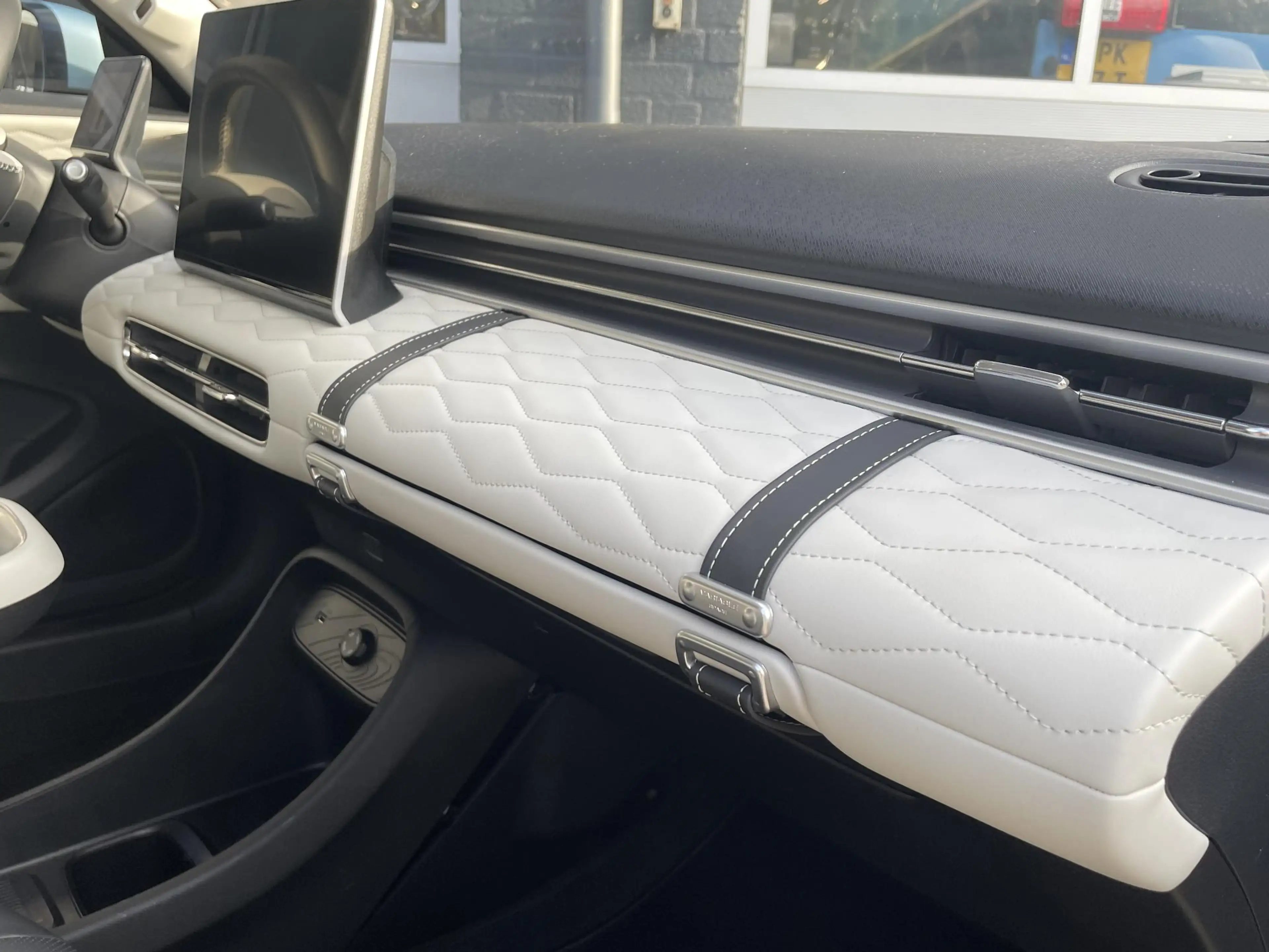 Dongfeng Box Launch Edition 42 kWh Led-koplampen | Adaptieve cr — photo 8