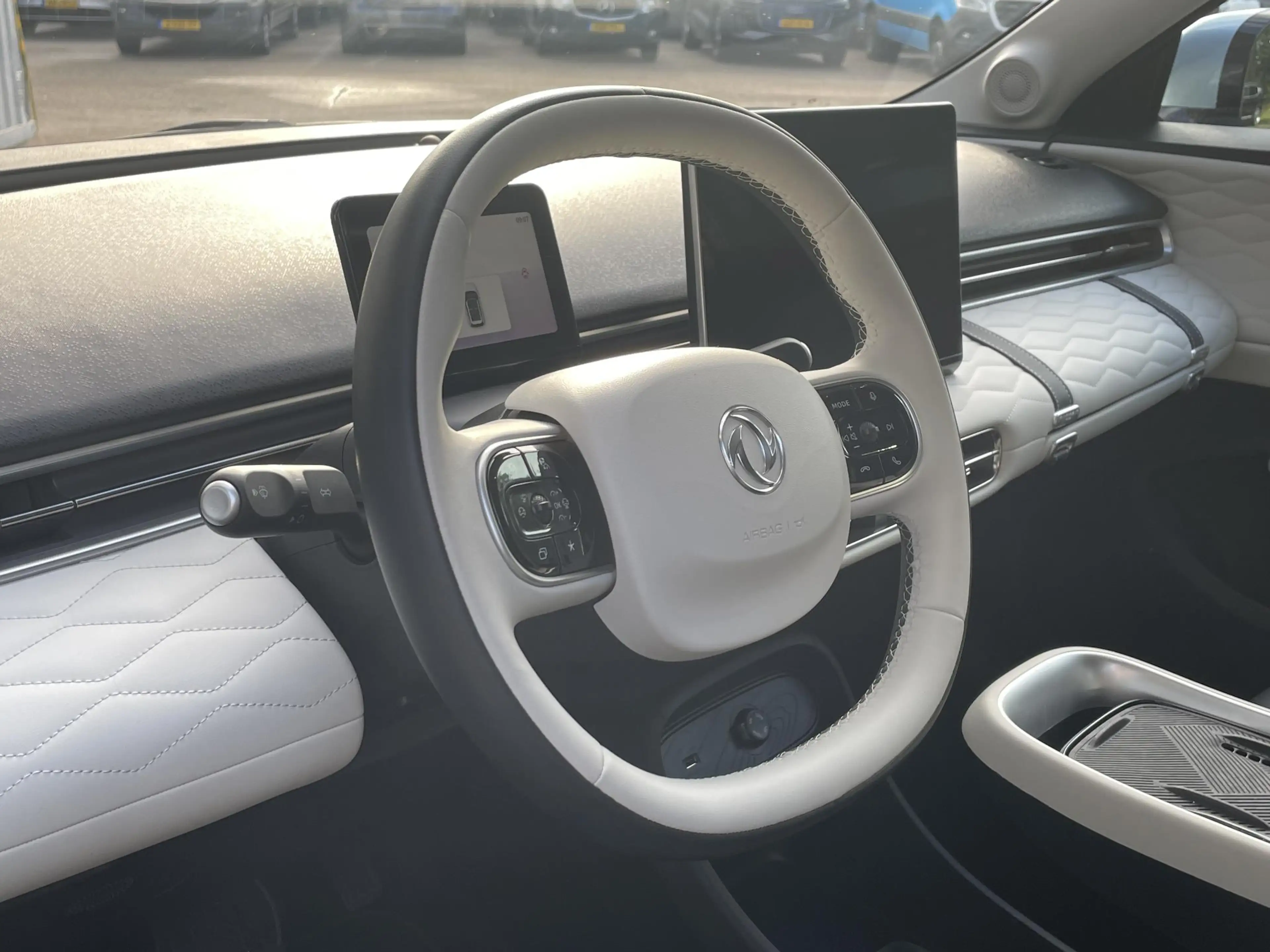 Dongfeng Box Launch Edition 42 kWh Led-koplampen | Adaptieve cr — photo 4