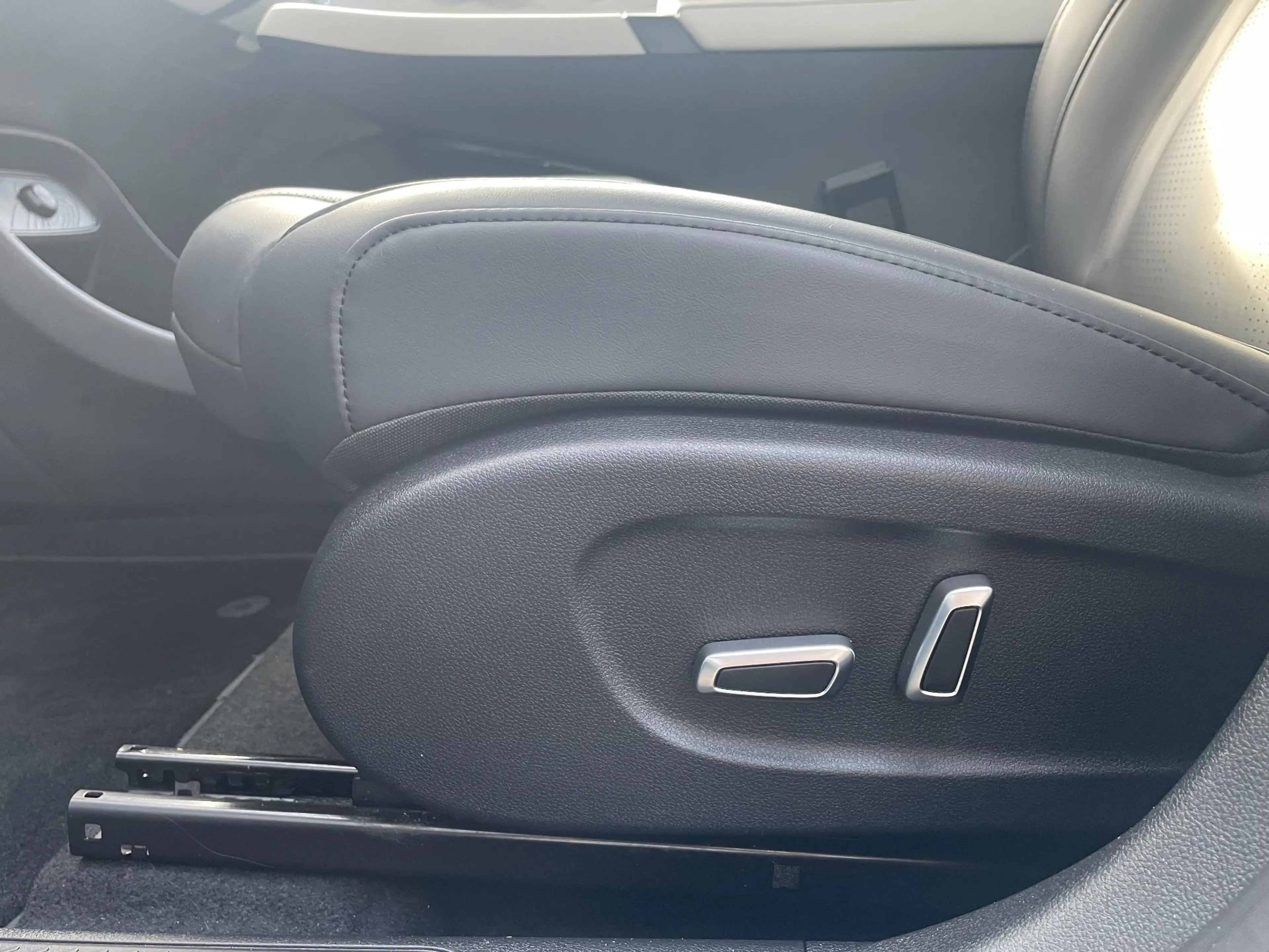 Dongfeng Box Launch Edition 42 kWh Led-koplampen | Adaptieve cr — photo 10