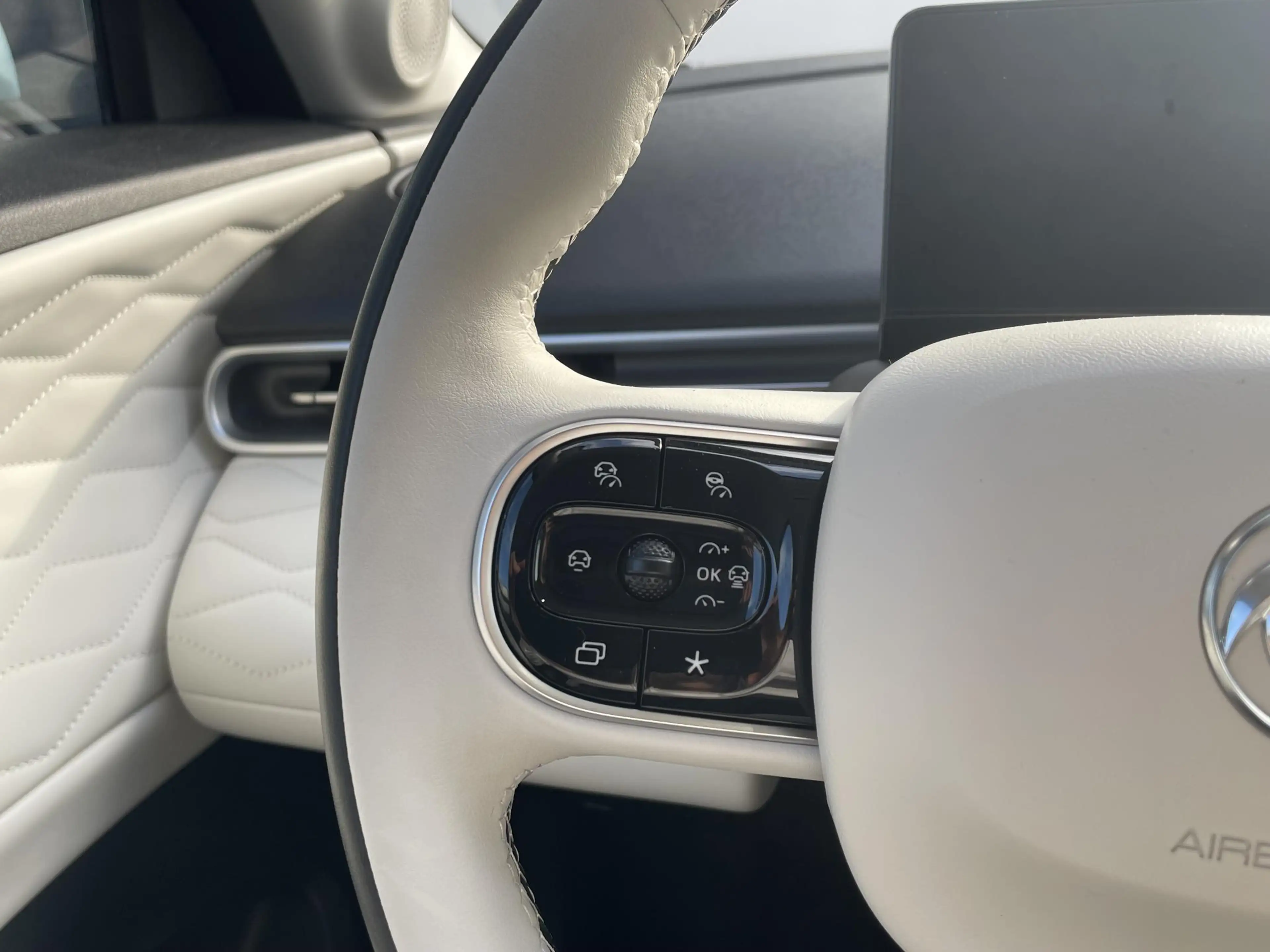 Dongfeng Box Launch Edition 42 kWh Led-koplampen | Adaptieve cr — photo 11