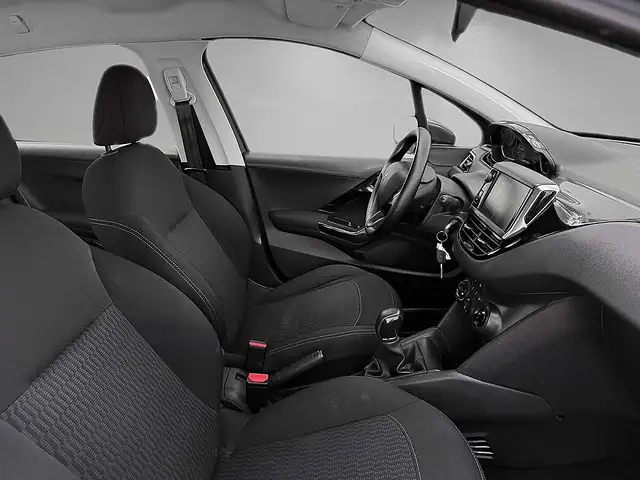 Peugeot 208 view 8