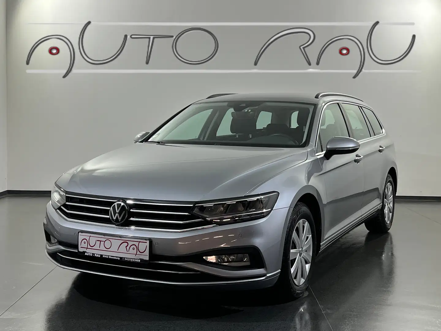 Volkswagen Passat Variant 2.0 TDI SCR Business DSG *LED*ACC*NAVI* Silber - 1