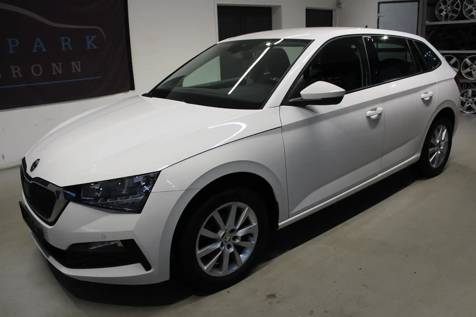 Skoda Scala Ambition *NAVI*ERDGAS*TEMPO*KLIMA*PDC* Weiß - 1