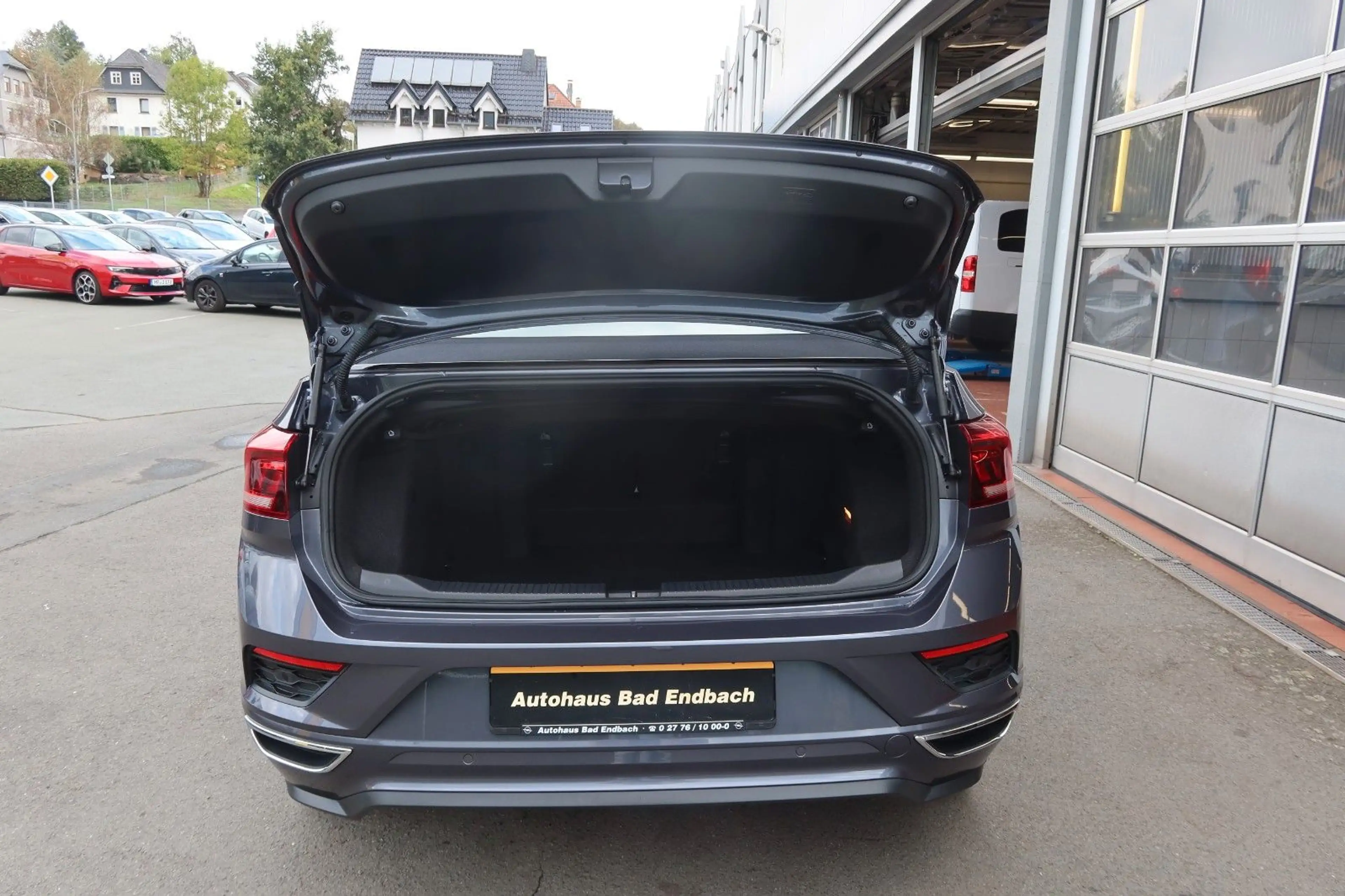 Volkswagen T-Roc — photo 9
