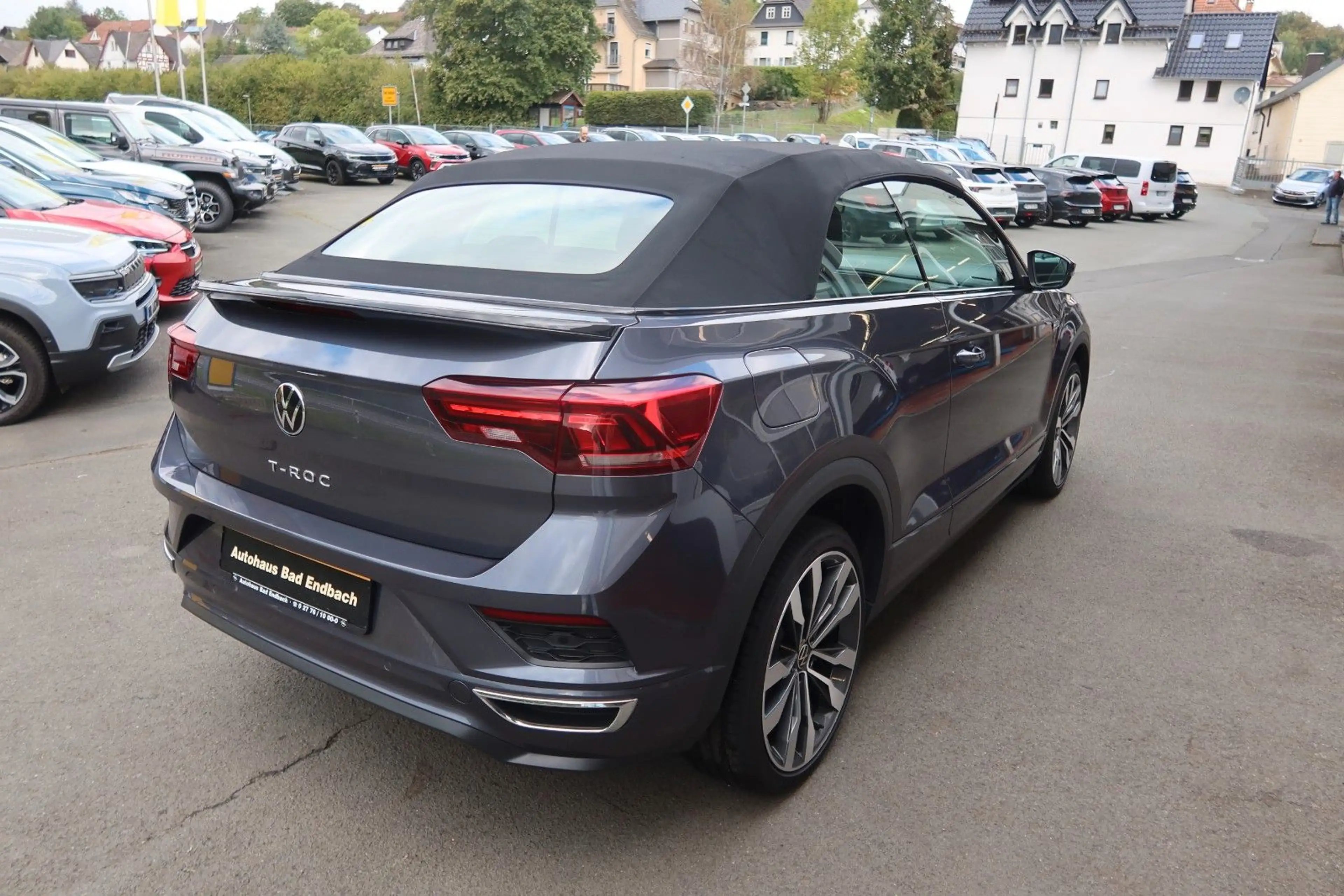 Volkswagen T-Roc — photo 6