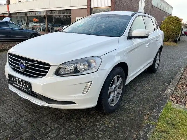 Volvo XC60 Momentum 2WD