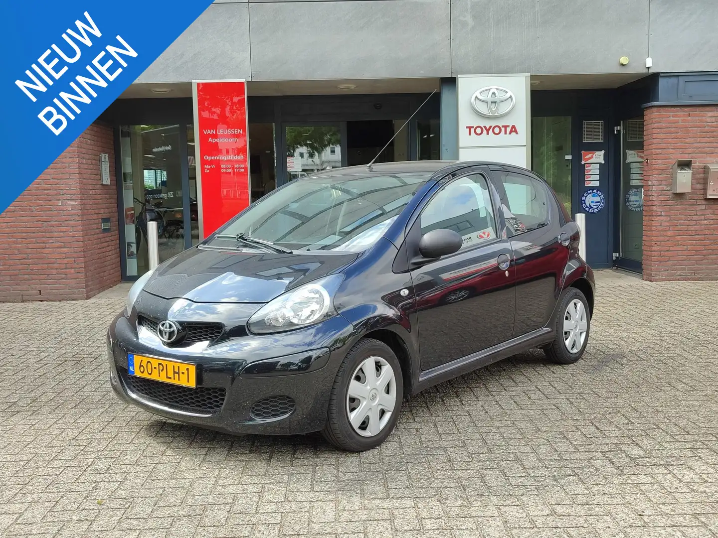 Toyota Aygo 1.0-12V COOL AIRCO 5-DRS RADIO/CD NL-AUTO AUX Schwarz - 1