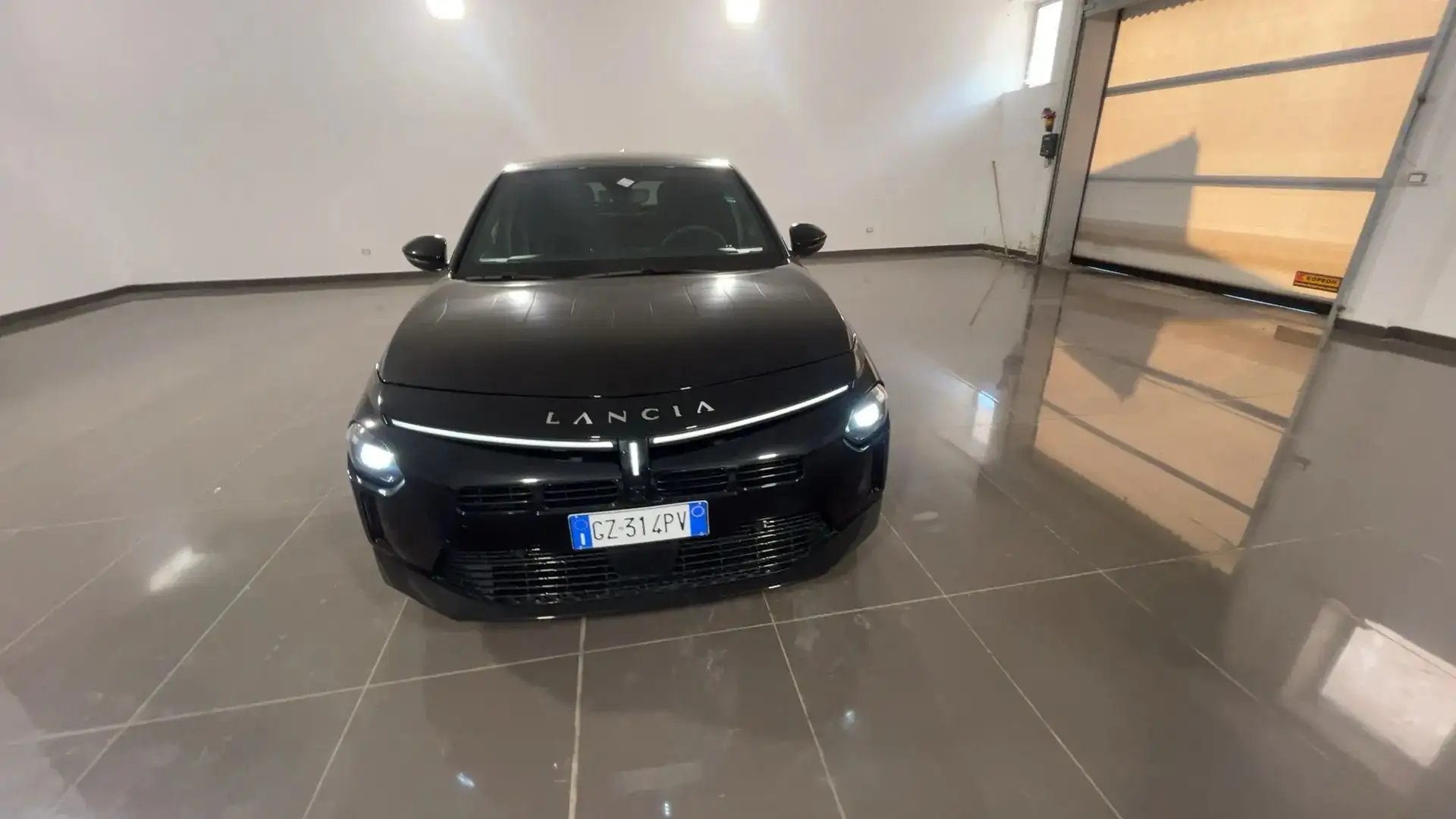 Lancia Y Ypsilon 1.2 mhev LX 110cv e-dct Schwarz - 2