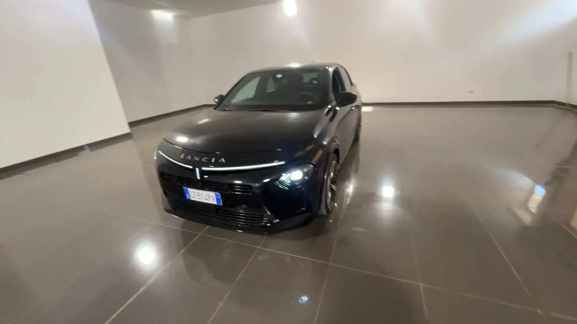 Lancia Y Ypsilon 1.2 mhev LX 110cv e-dct Schwarz - 1