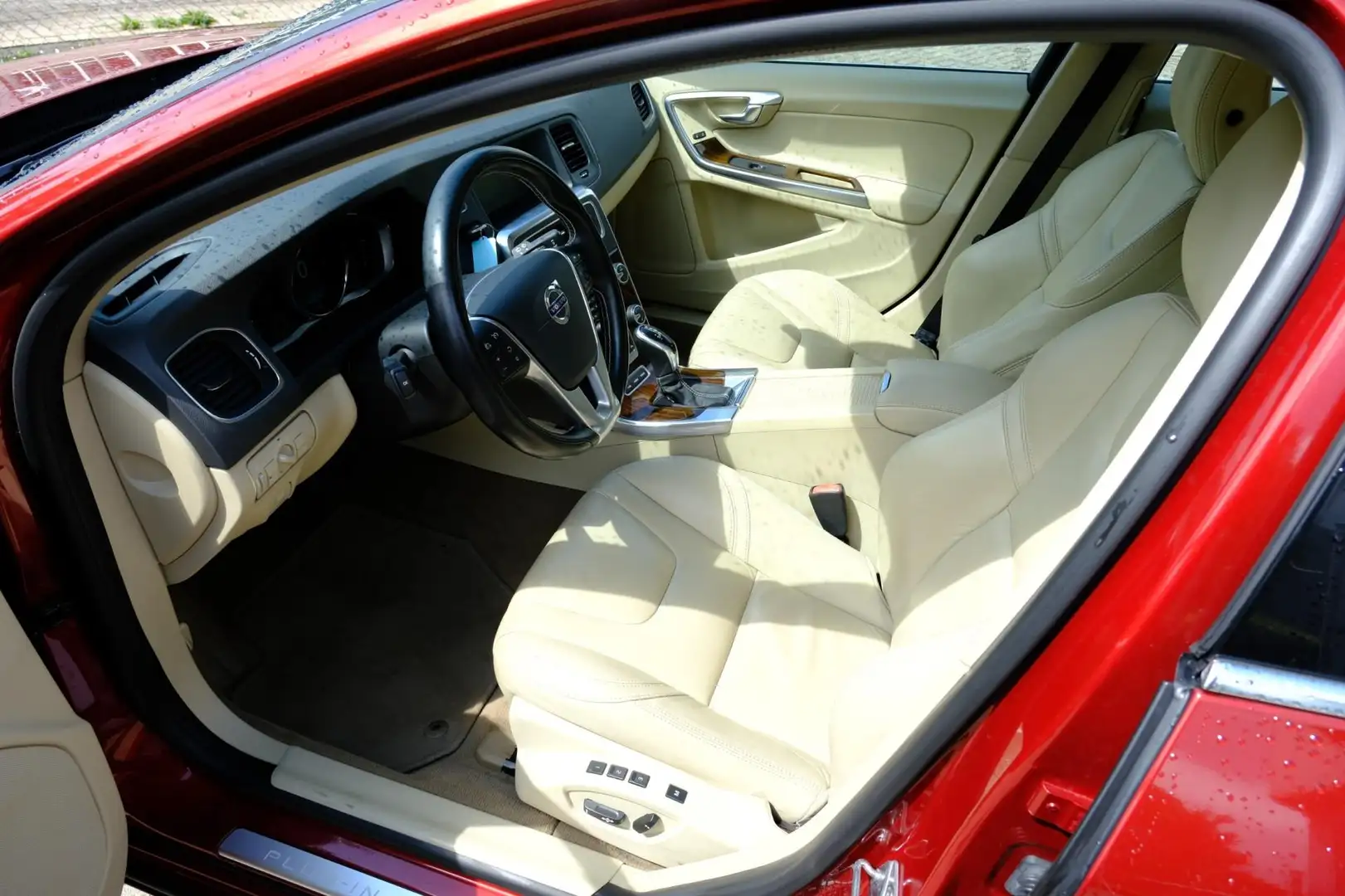 Volvo V60 2.4 D6 AWD Plug-In Hybrid Summum Aut. Navi|Leder|L Rood - 2