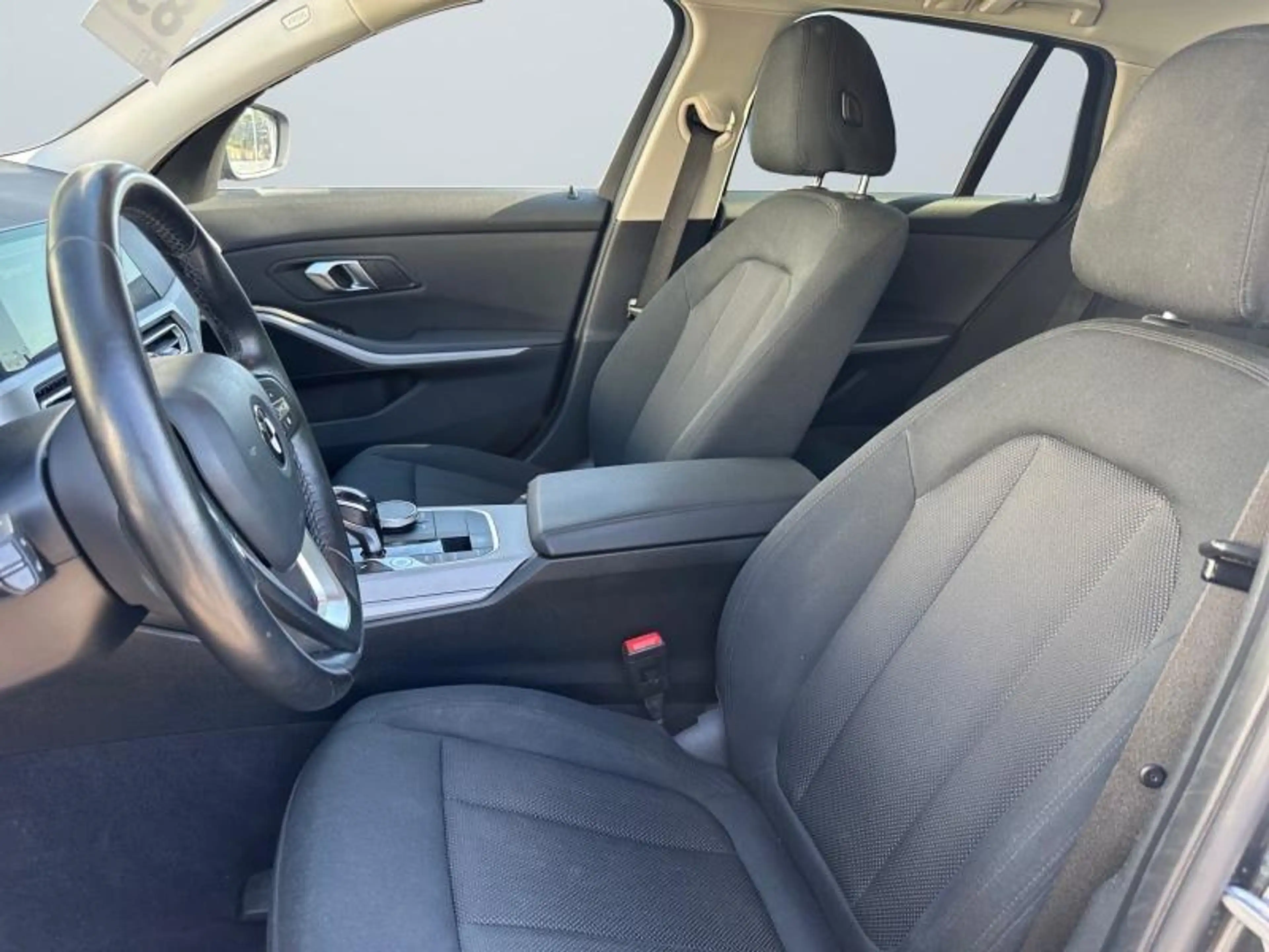 BMW 318 2.0D 136cv | GPS | Sièges Av chauffants | Capteur — photo 12
