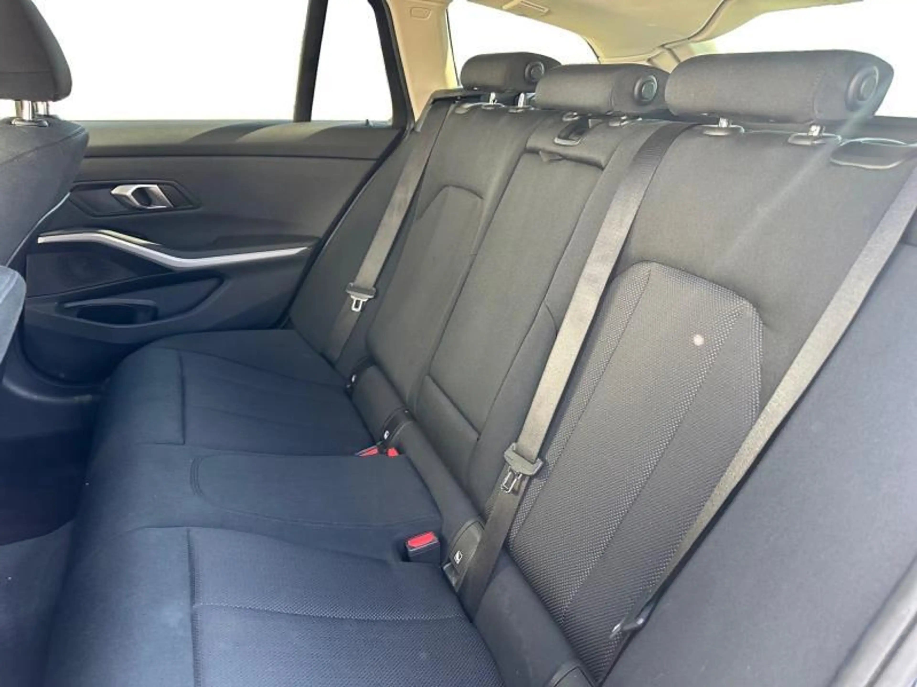 BMW 318 2.0D 136cv | GPS | Sièges Av chauffants | Capteur — photo 14