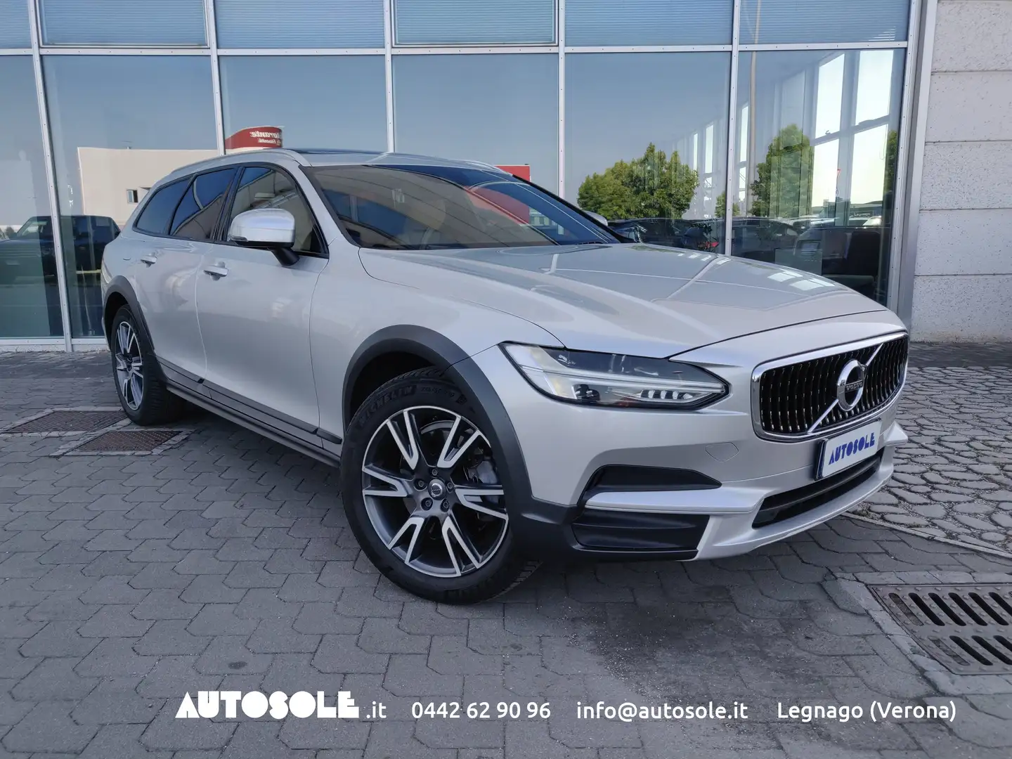 Volvo V90 Cross Country D5 Pro AWD Automatica Argento - 1