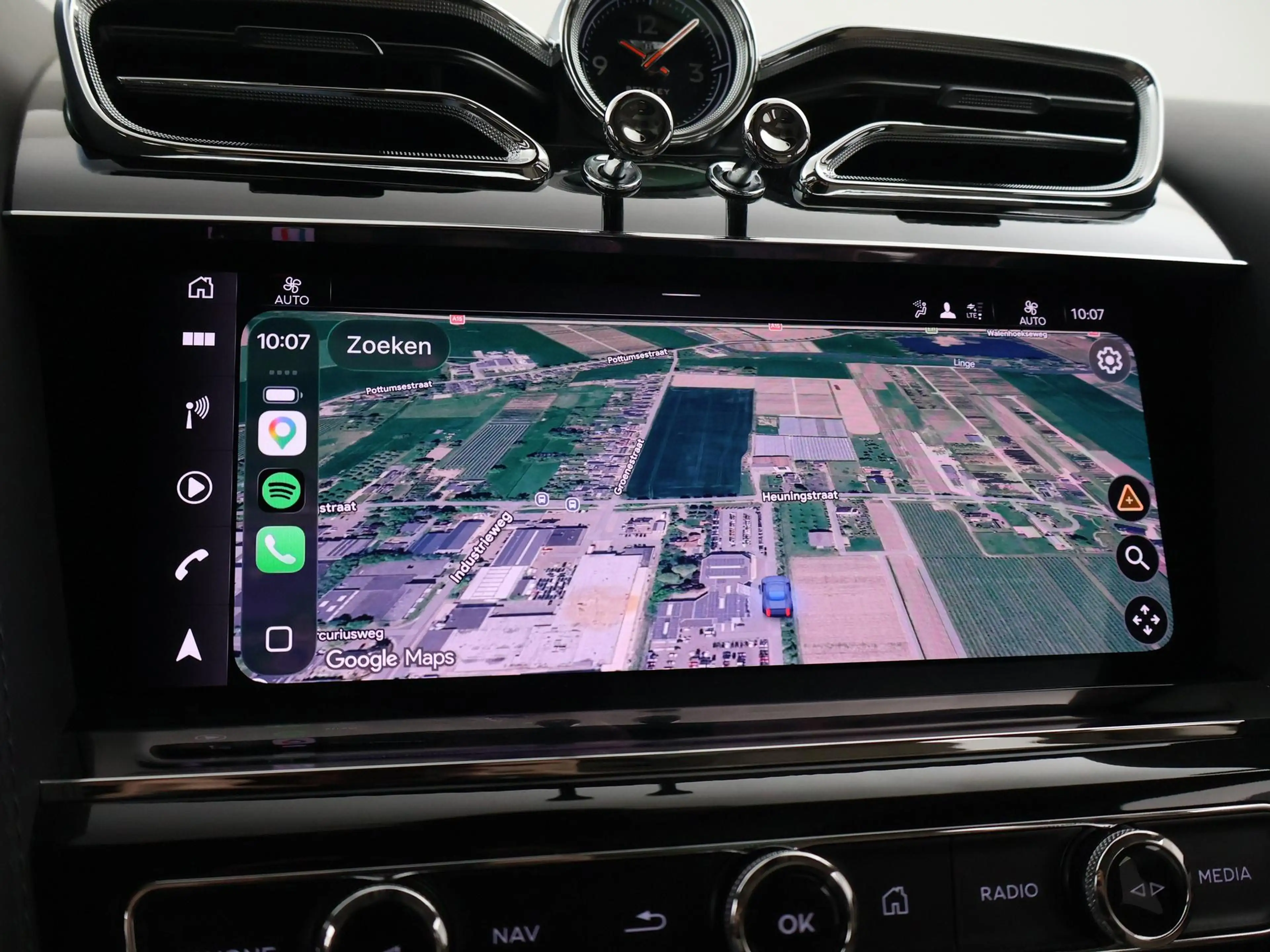 Bentley Bentayga 4.0 V8 550 PK 1e EIGENAAR *30.095 KM* + TOURING PA — photo 6