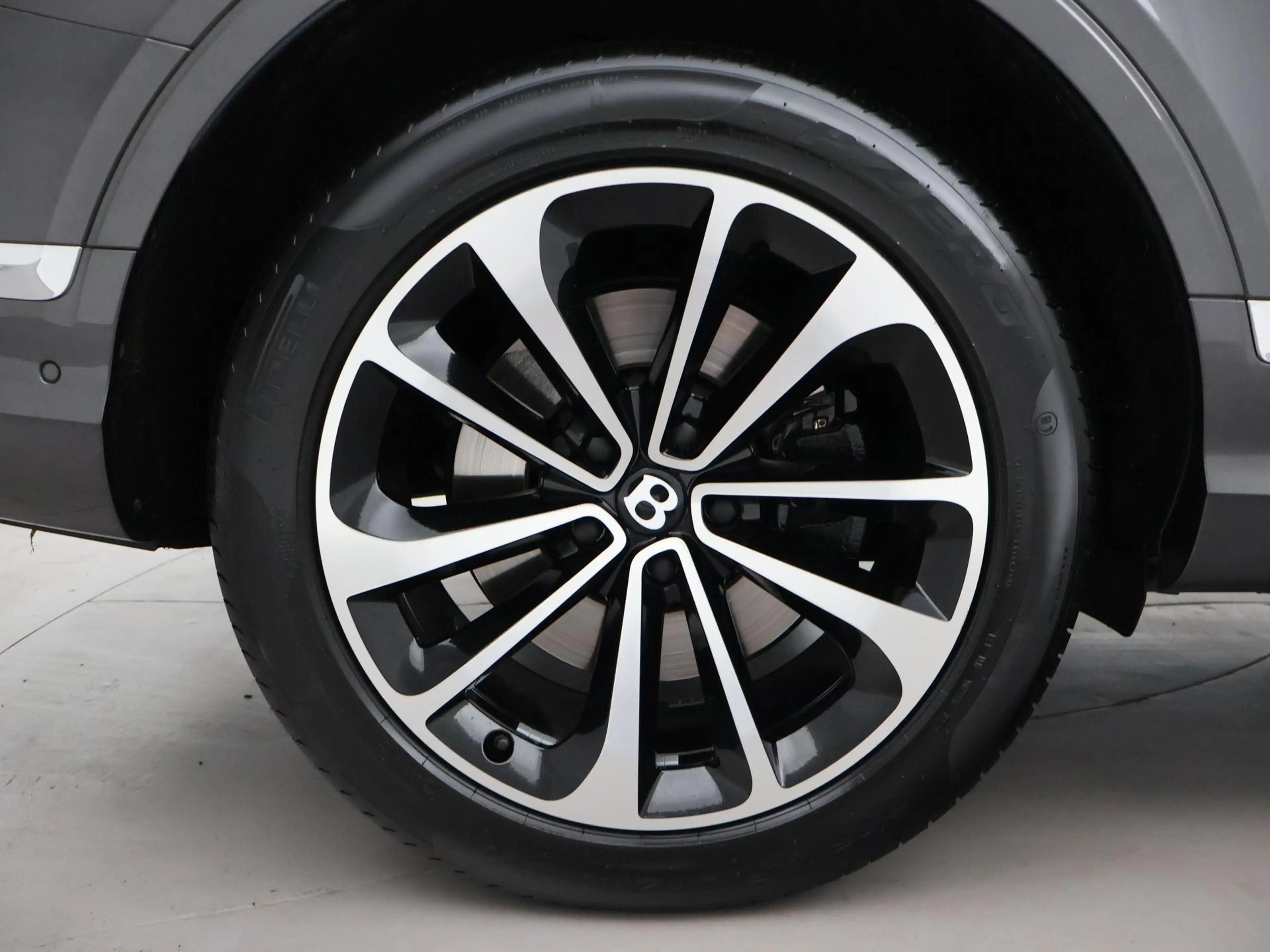 Bentley Bentayga 4.0 V8 550 PK 1e EIGENAAR *30.095 KM* + TOURING PA — photo 18