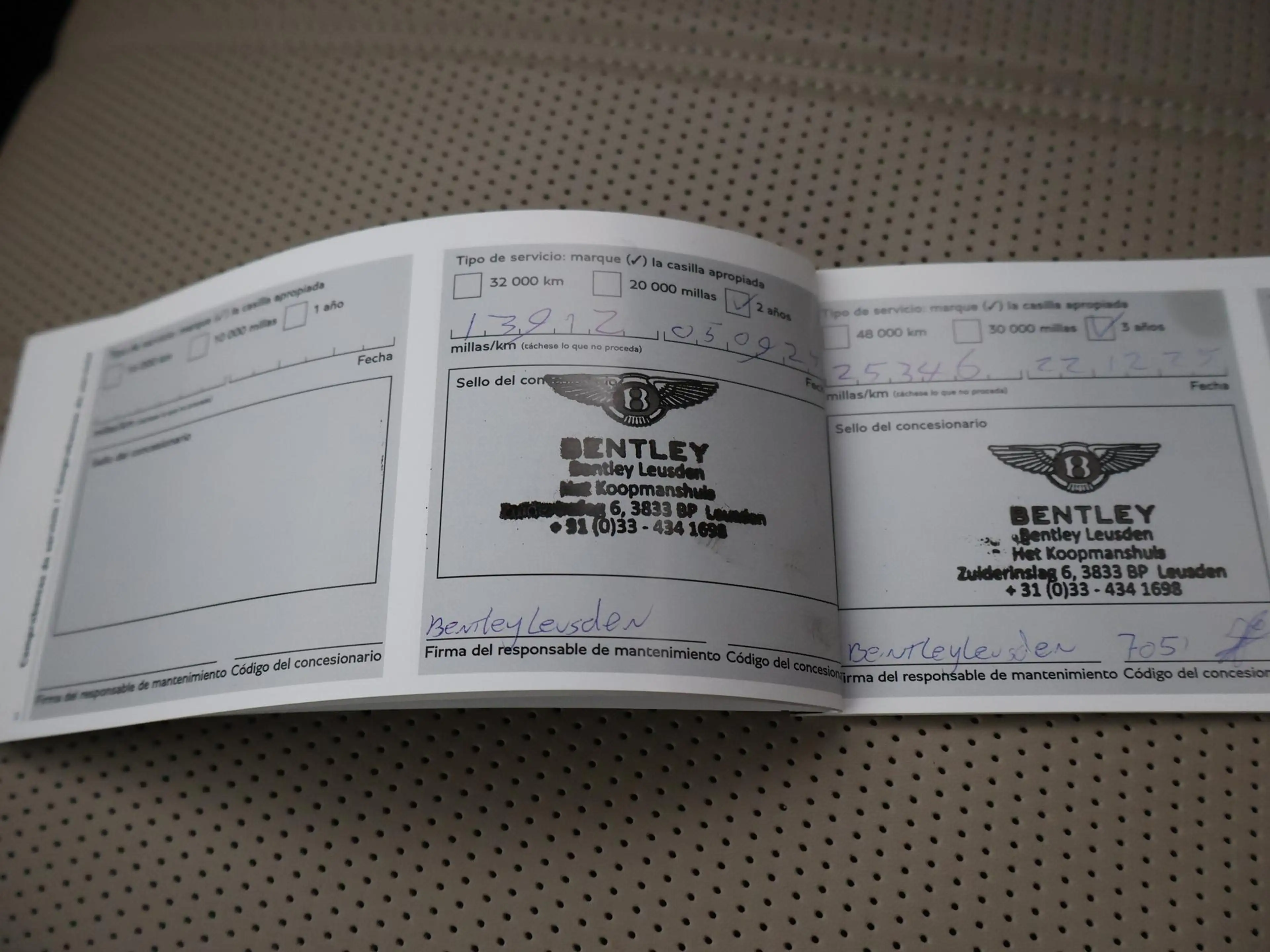 Bentley Bentayga 4.0 V8 550 PK 1e EIGENAAR *30.095 KM* + TOURING PA — photo 27