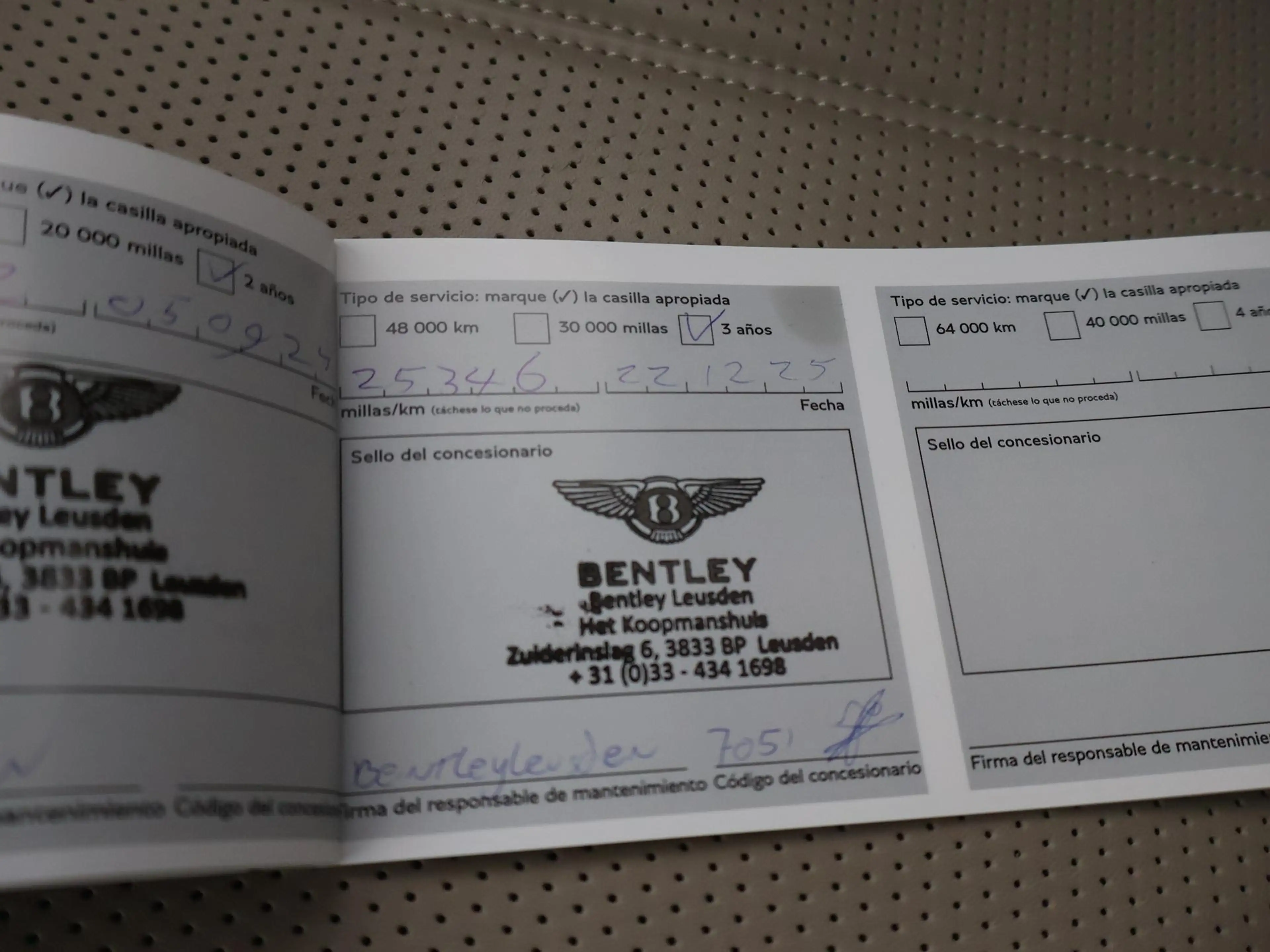 Bentley Bentayga 4.0 V8 550 PK 1e EIGENAAR *30.095 KM* + TOURING PA — photo 26