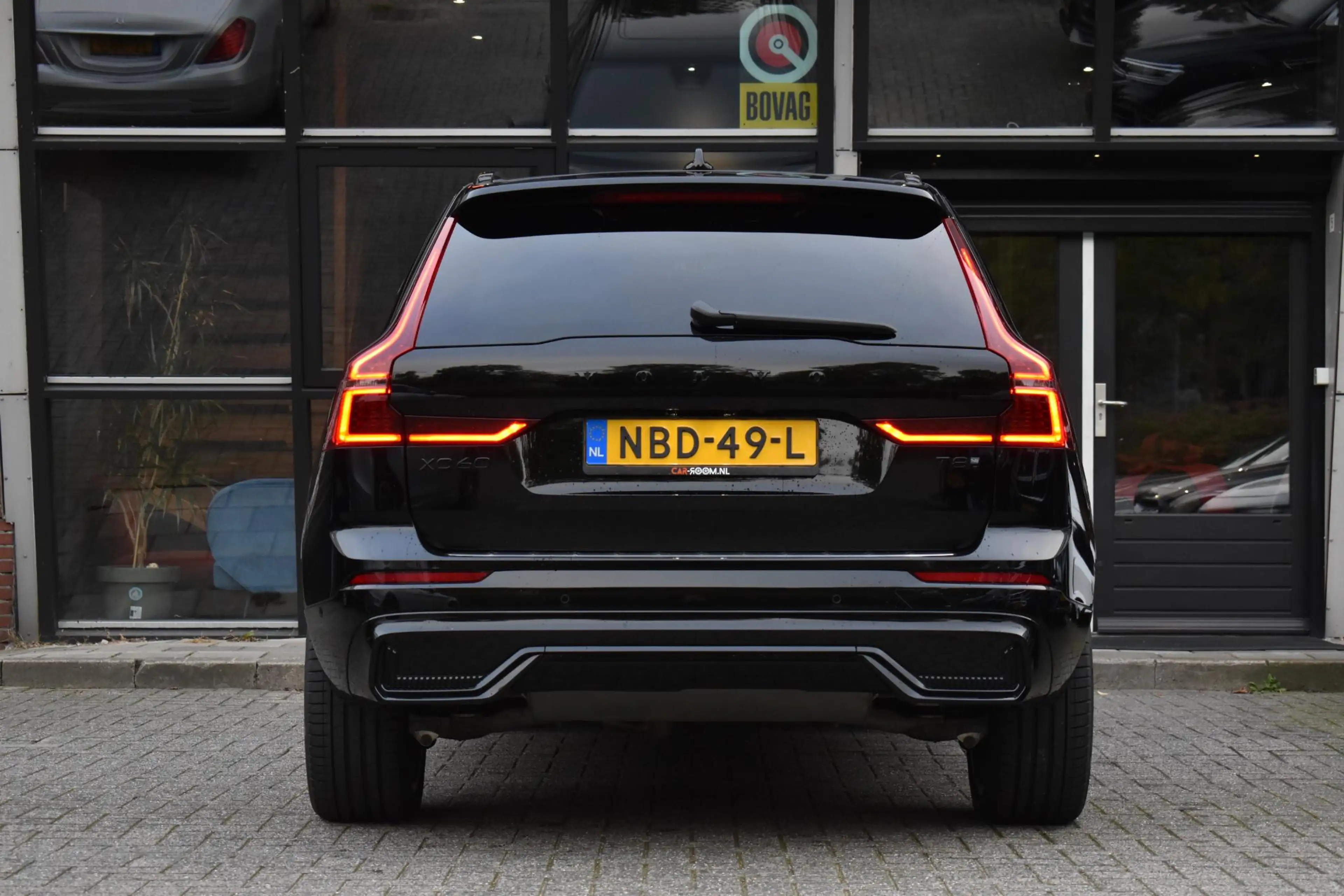 Volvo XC60 2.0 T8 Plug-in-hybrid AWD Ultra Black Edition Face — photo 7