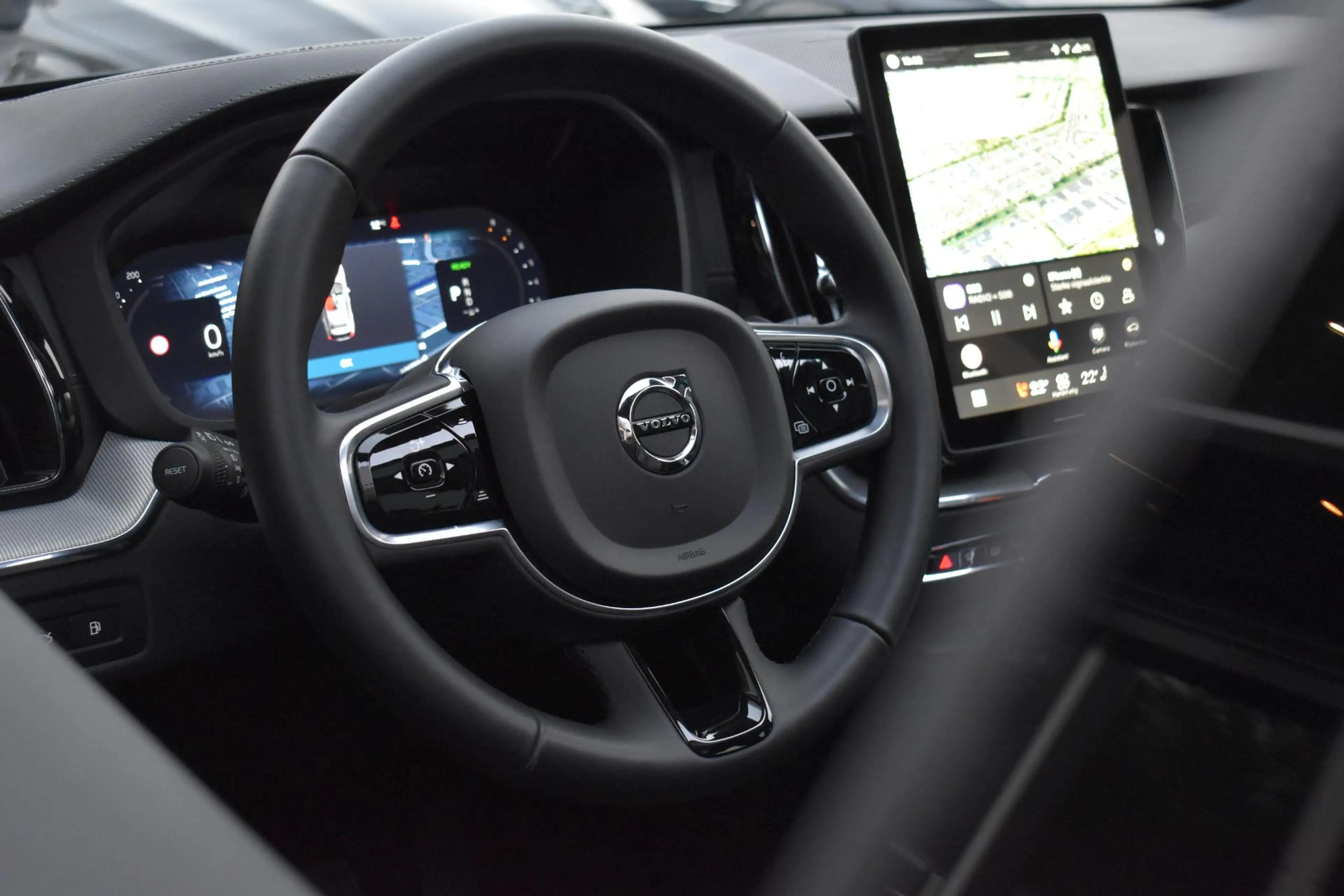 Volvo XC60 2.0 T8 Plug-in-hybrid AWD Ultra Black Edition Face — photo 10