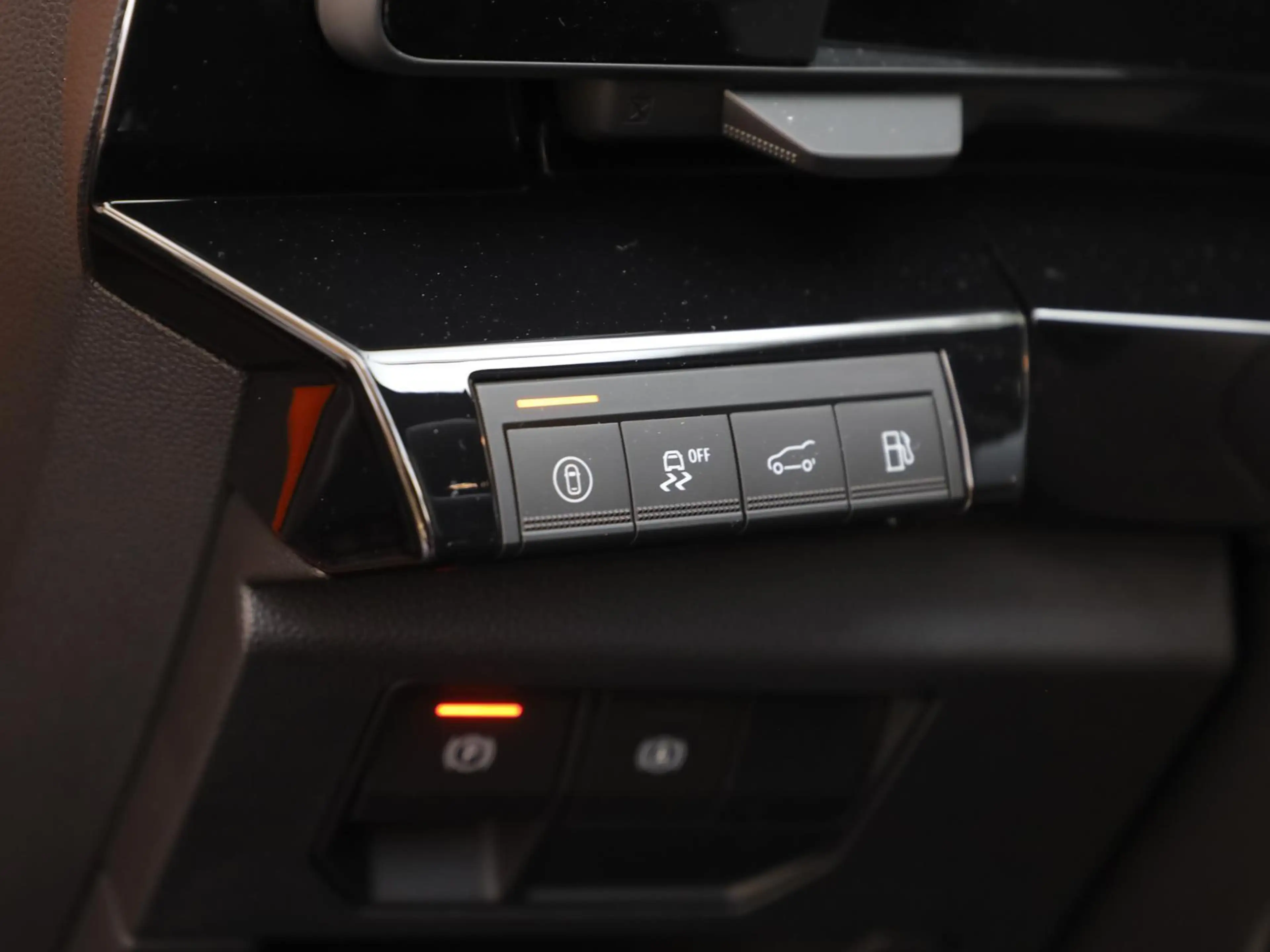 Renault Rafale Atelier Alpine Plug-in Hybrid 300 4x4 PGD — photo 10